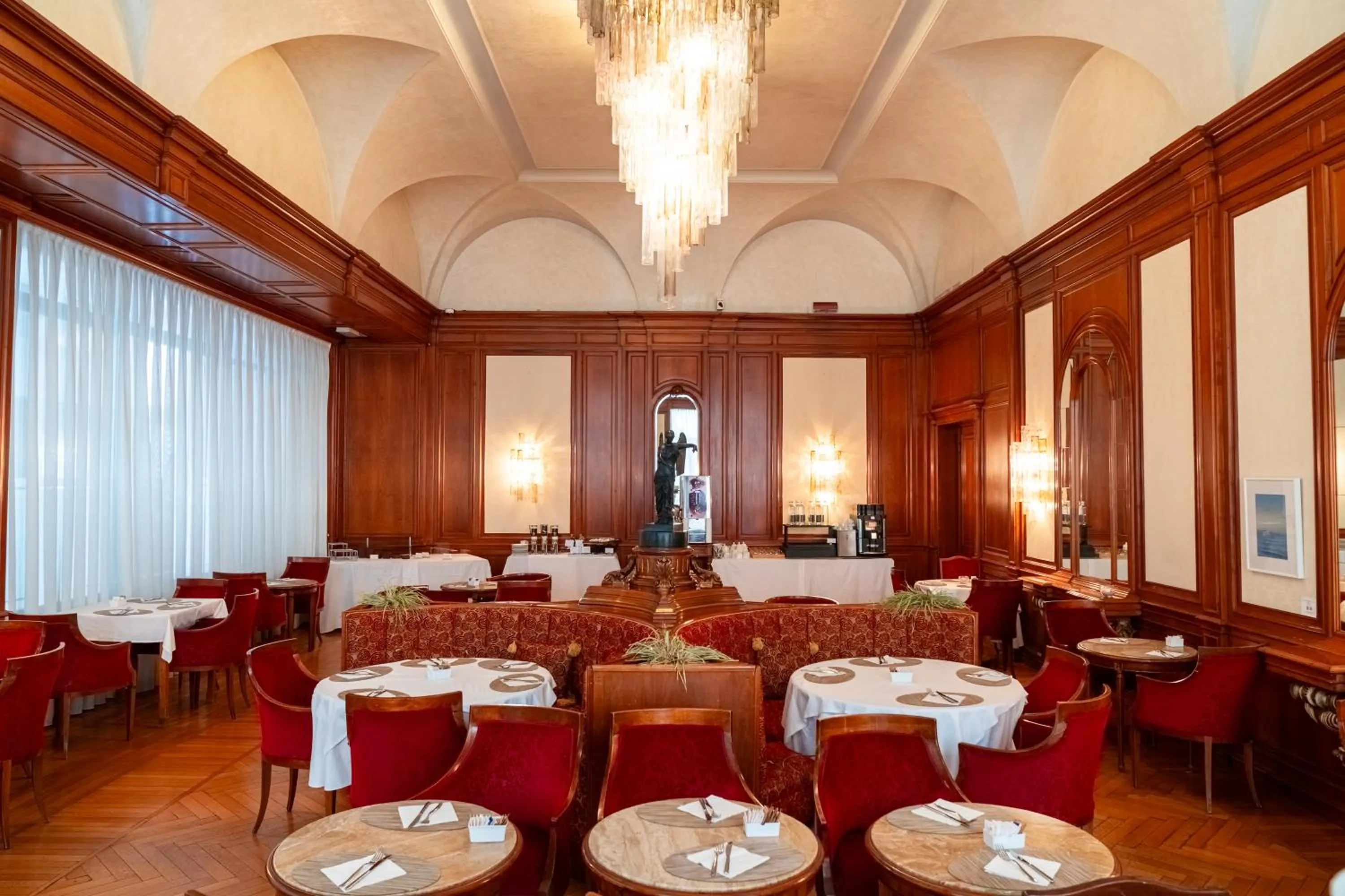 Restaurant/places to eat in Hotel Vittoria
