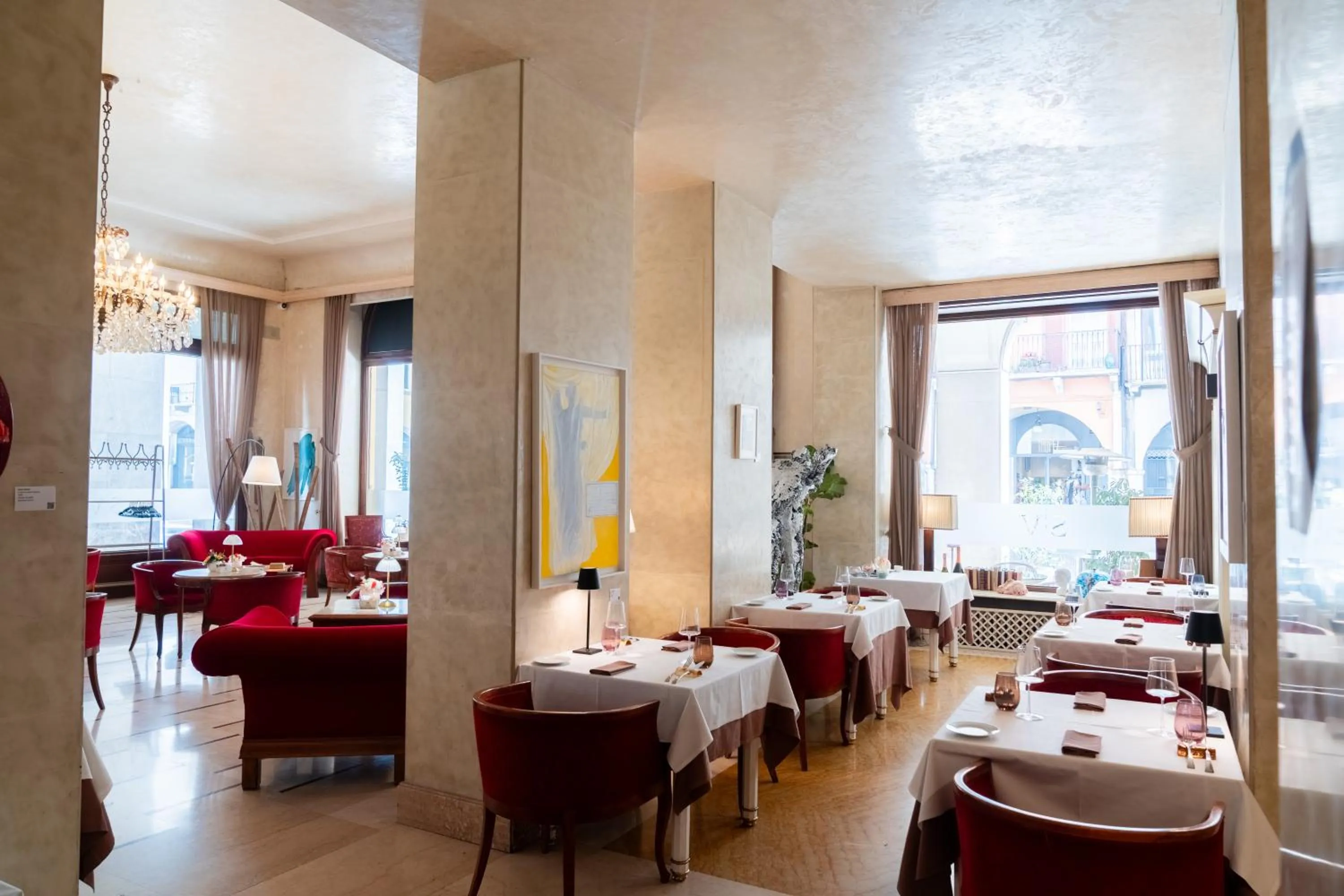 Restaurant/places to eat in Hotel Vittoria