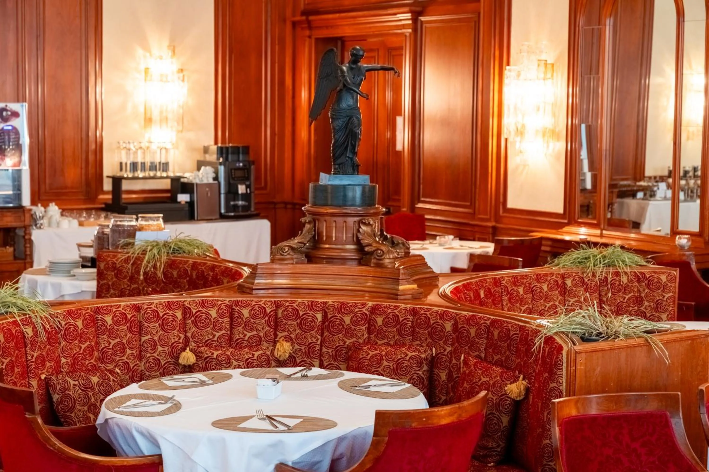 Restaurant/places to eat in Hotel Vittoria