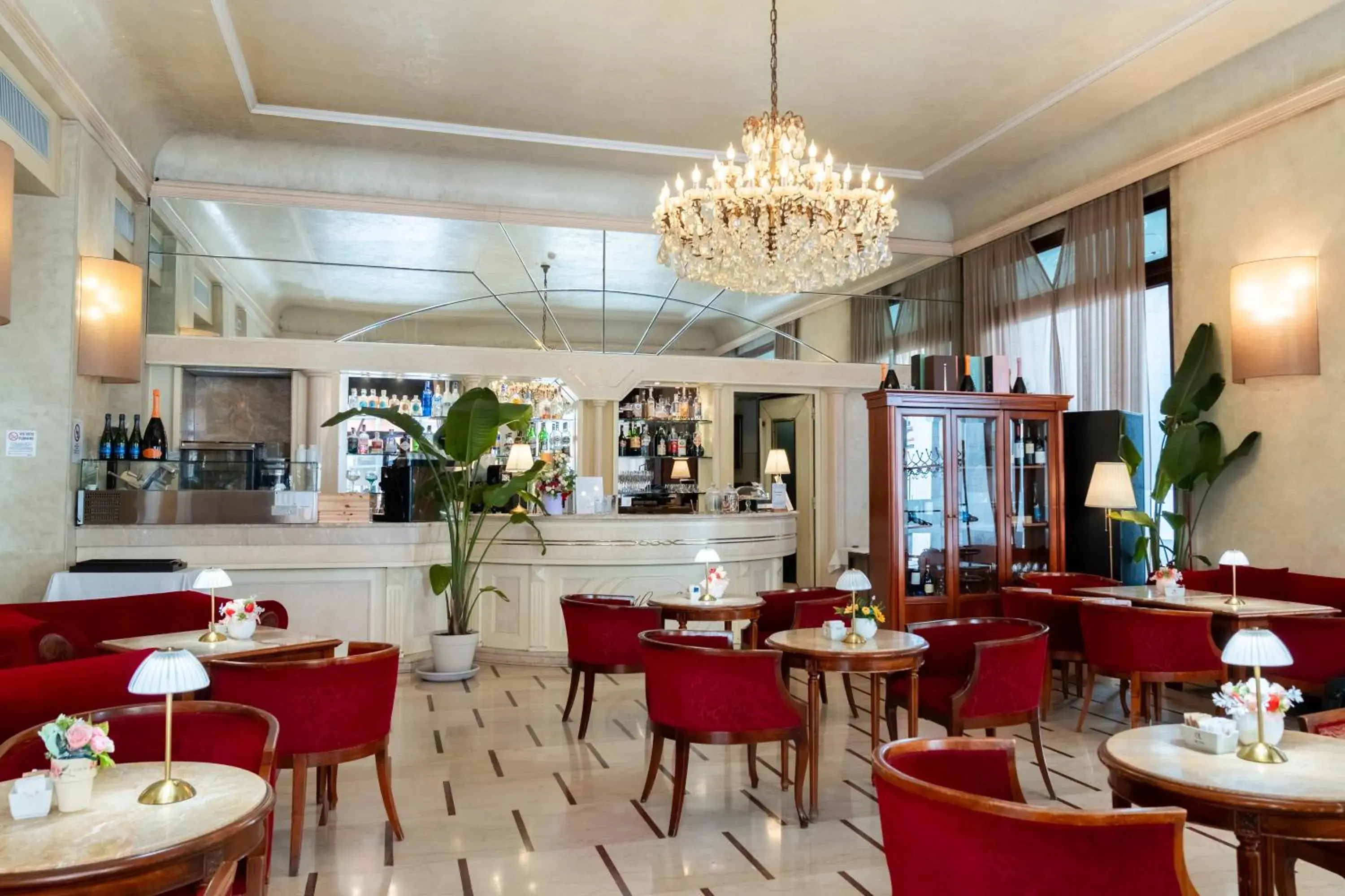 Restaurant/places to eat in Hotel Vittoria Restaurant/places to eat in Hotel Vittoria