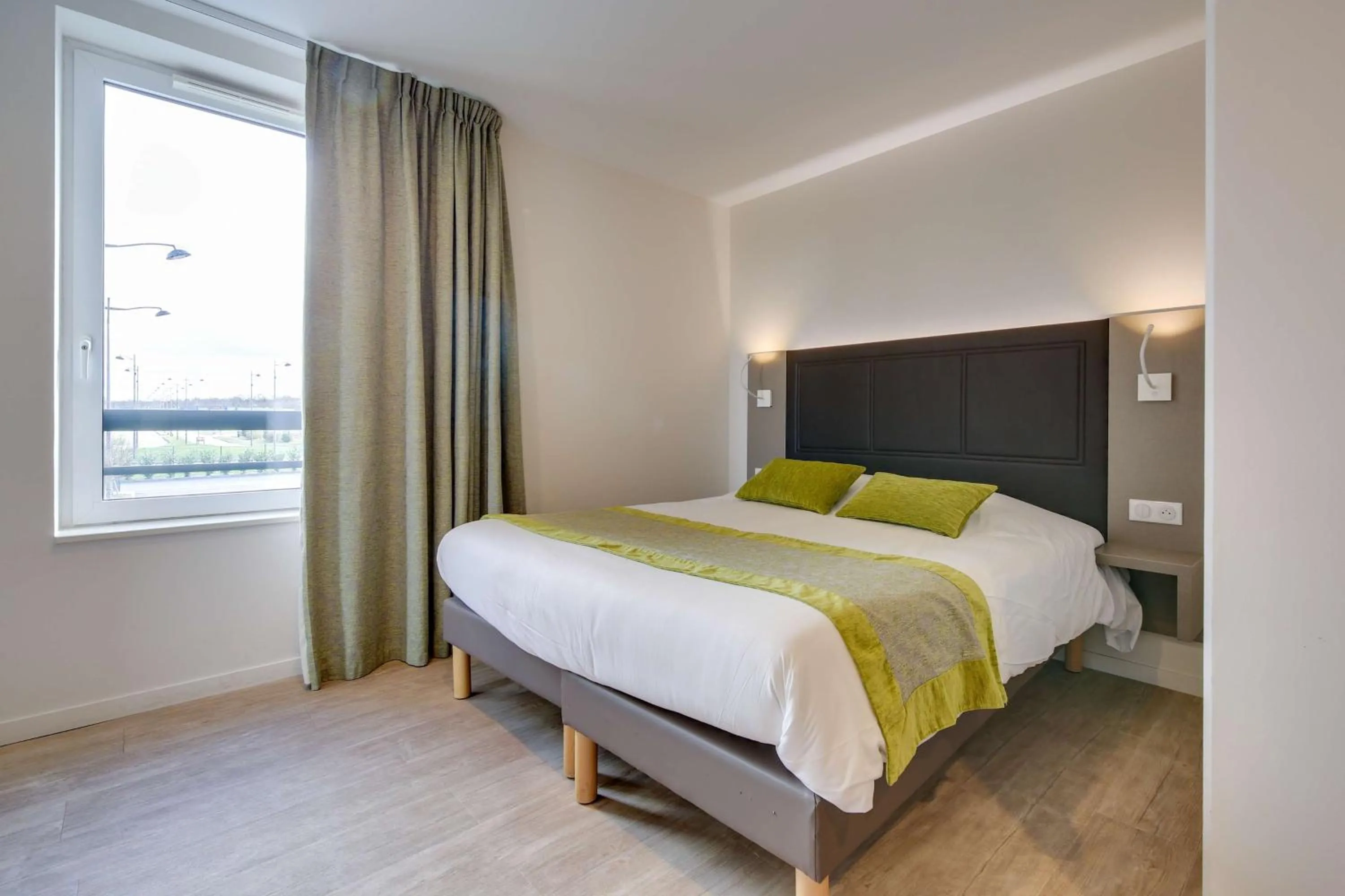 Bedroom, Bed in Brit Hotel Confort Saint-Dizier