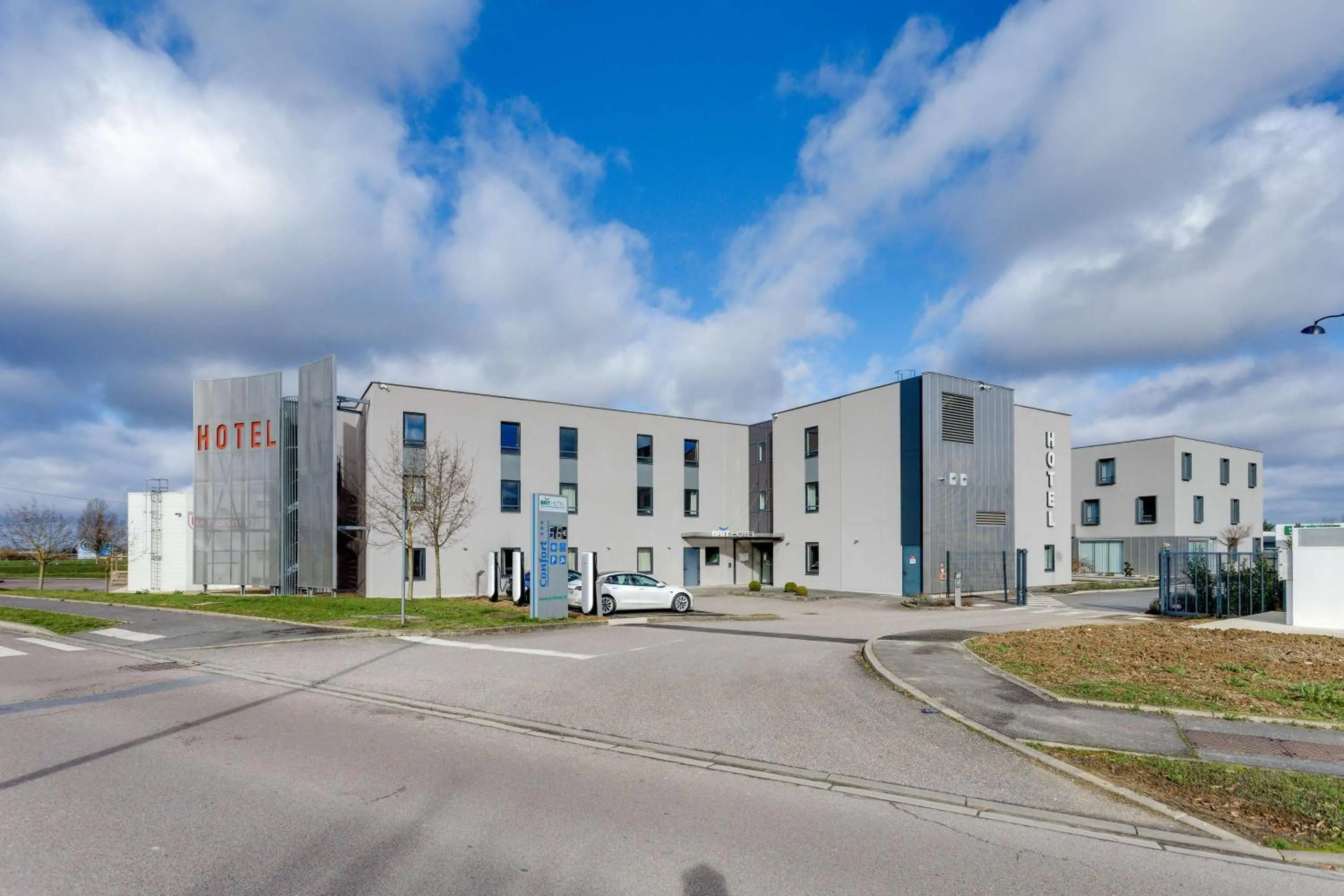 Property building in Brit Hotel Confort Saint-Dizier
