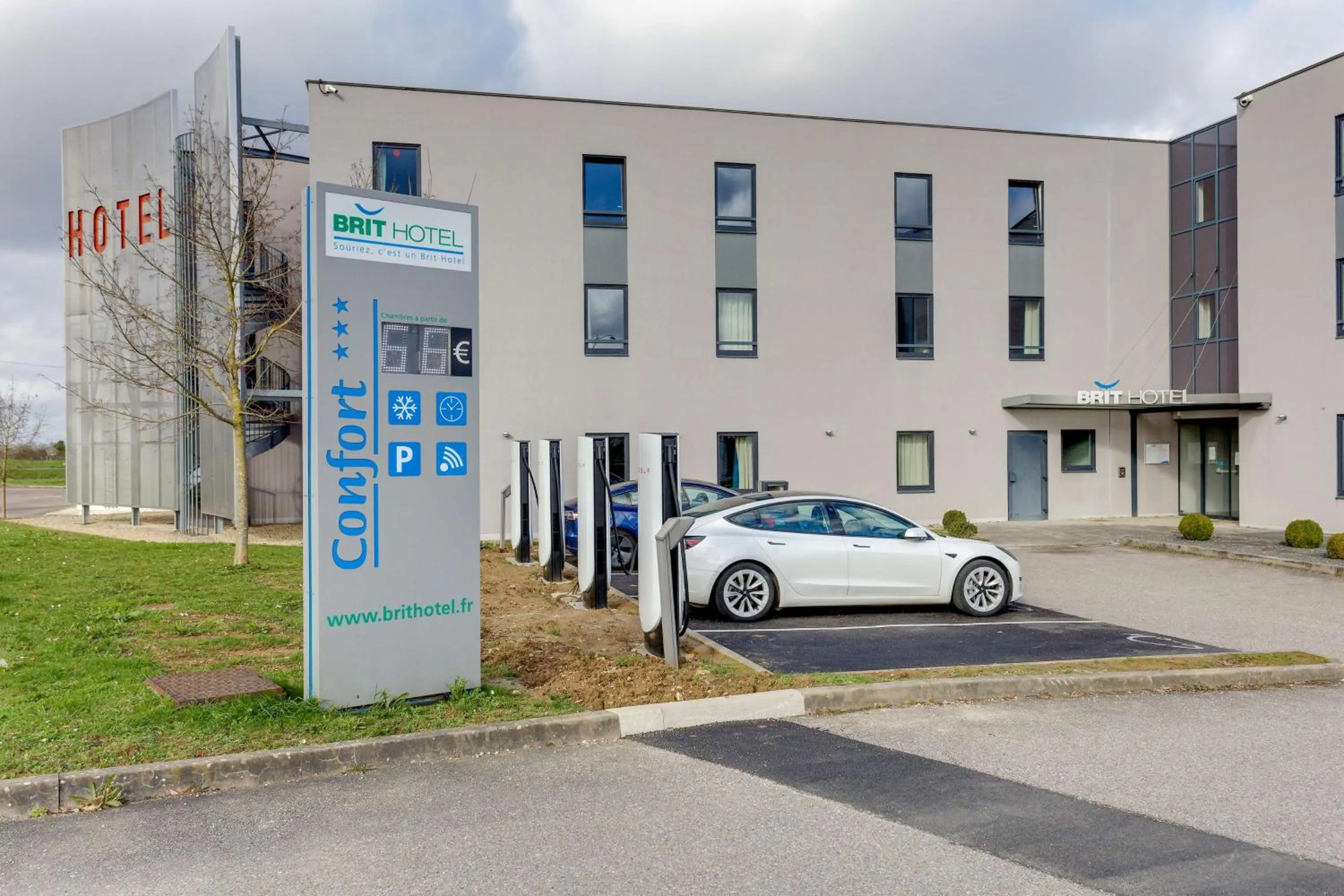 Property building in Brit Hotel Confort Saint-Dizier