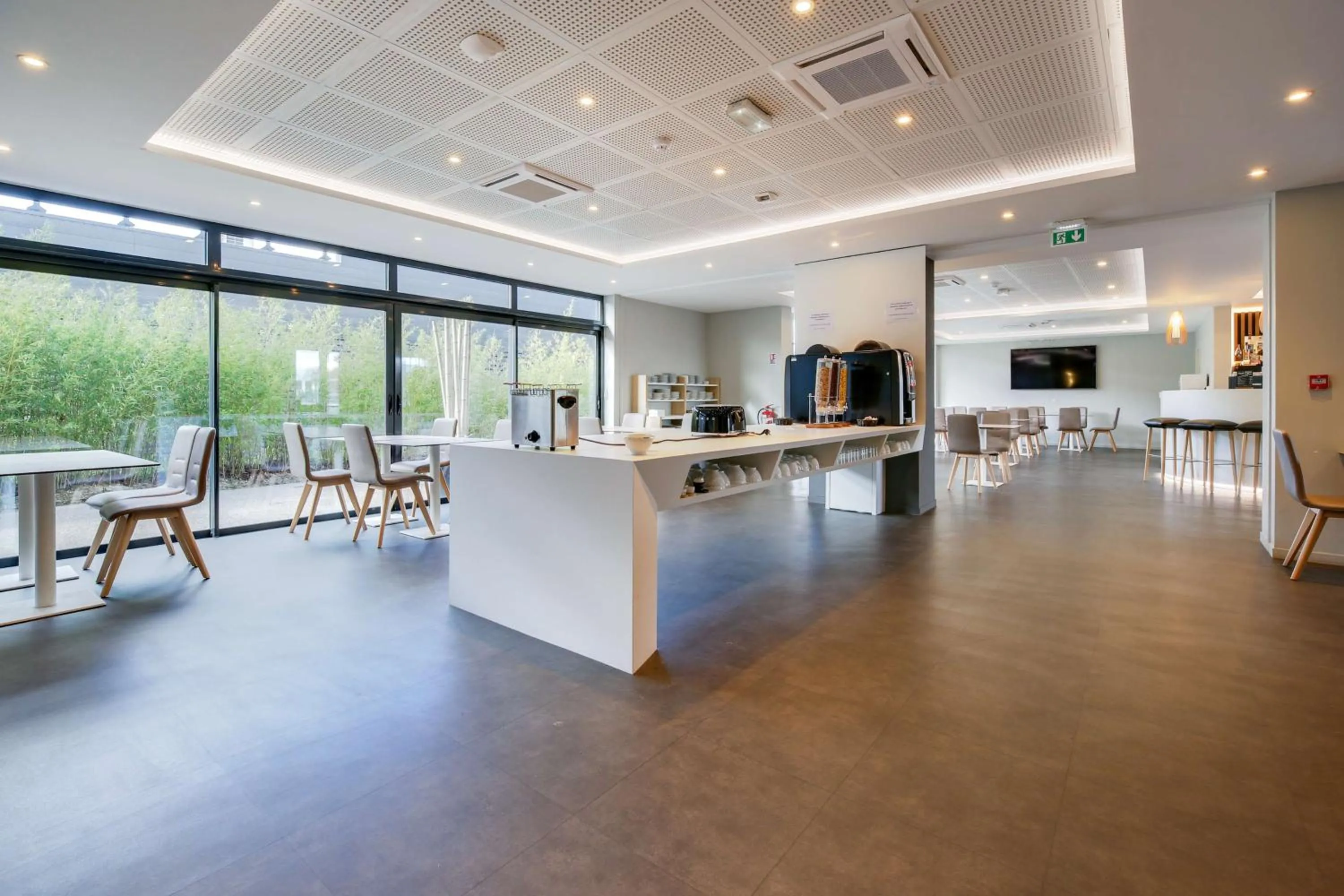 Breakfast in Brit Hotel Confort Saint-Dizier