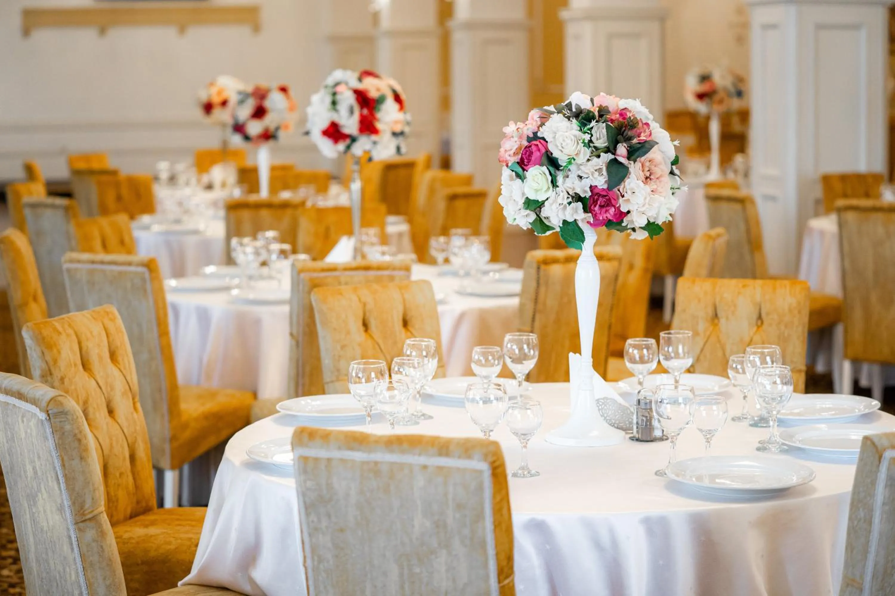 Restaurant/places to eat in Hotel Polaris