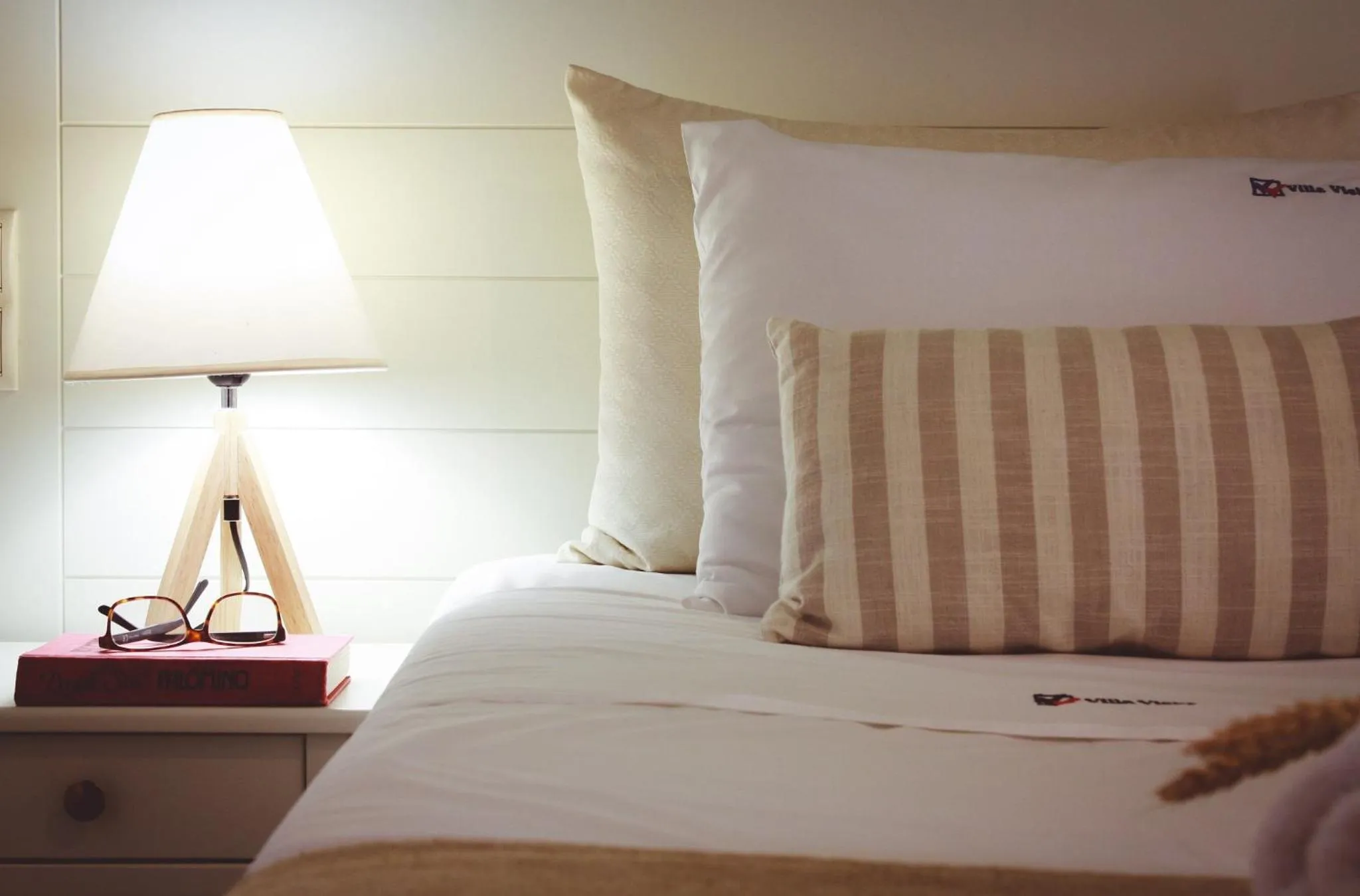 Bathroom, Bed in Villa Vicky