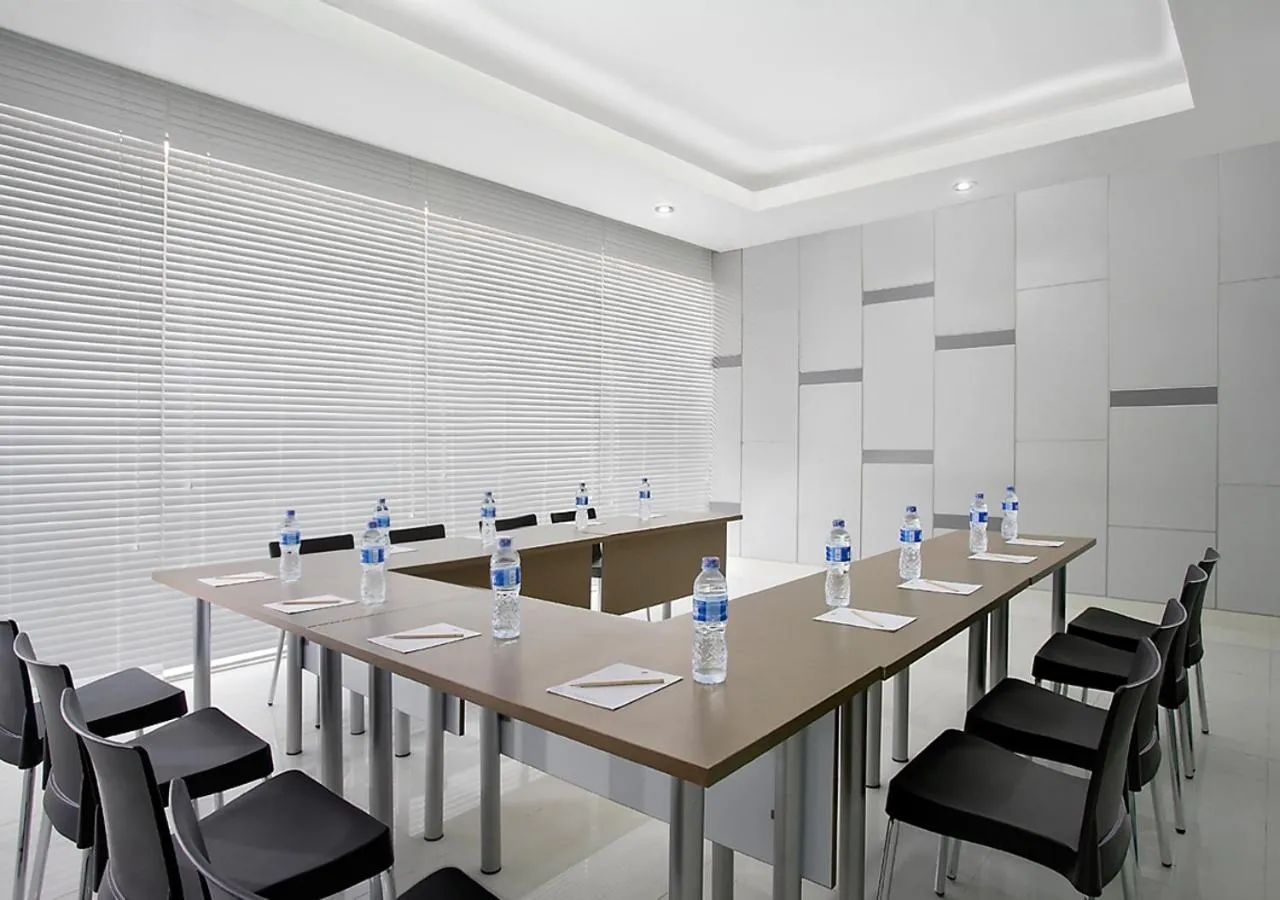 Business facilities in Amaris Hotel Juanda