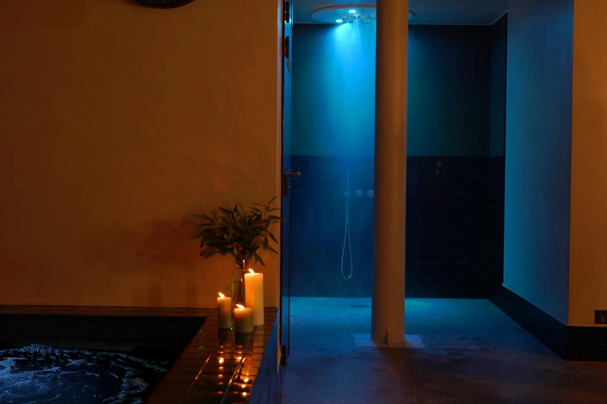 Spa and wellness centre/facilities in Hôtel Littéraire Stendhal et Spa