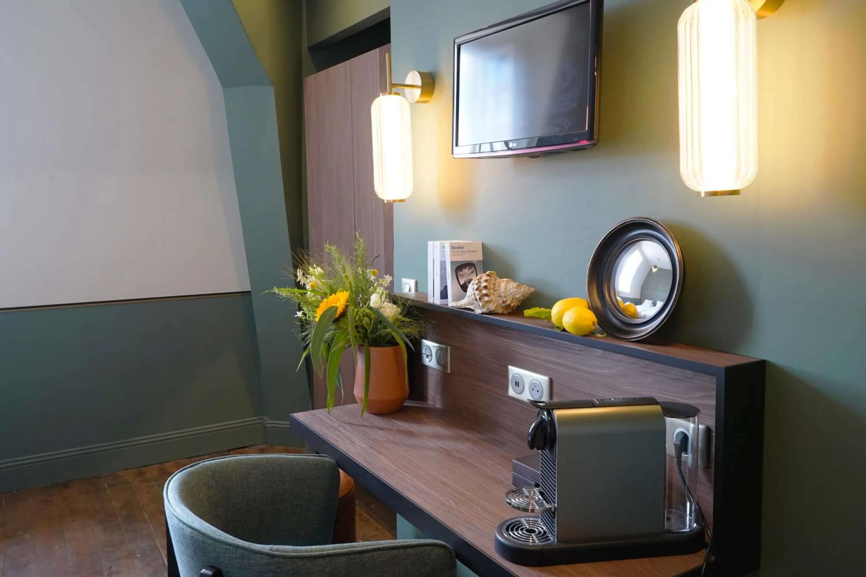 TV/Entertainment Center in Hotel Des Prélats