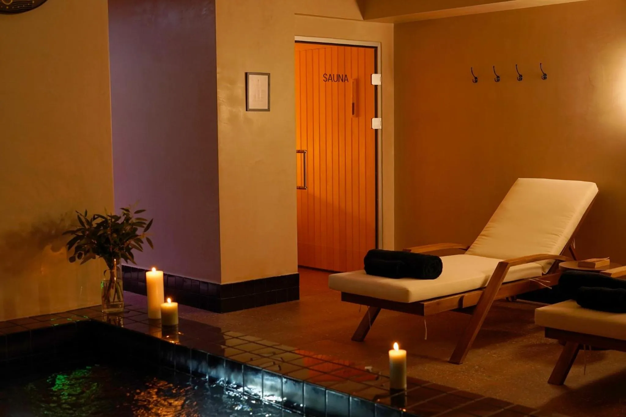 Spa and wellness centre/facilities in Hôtel Littéraire Stendhal et Spa