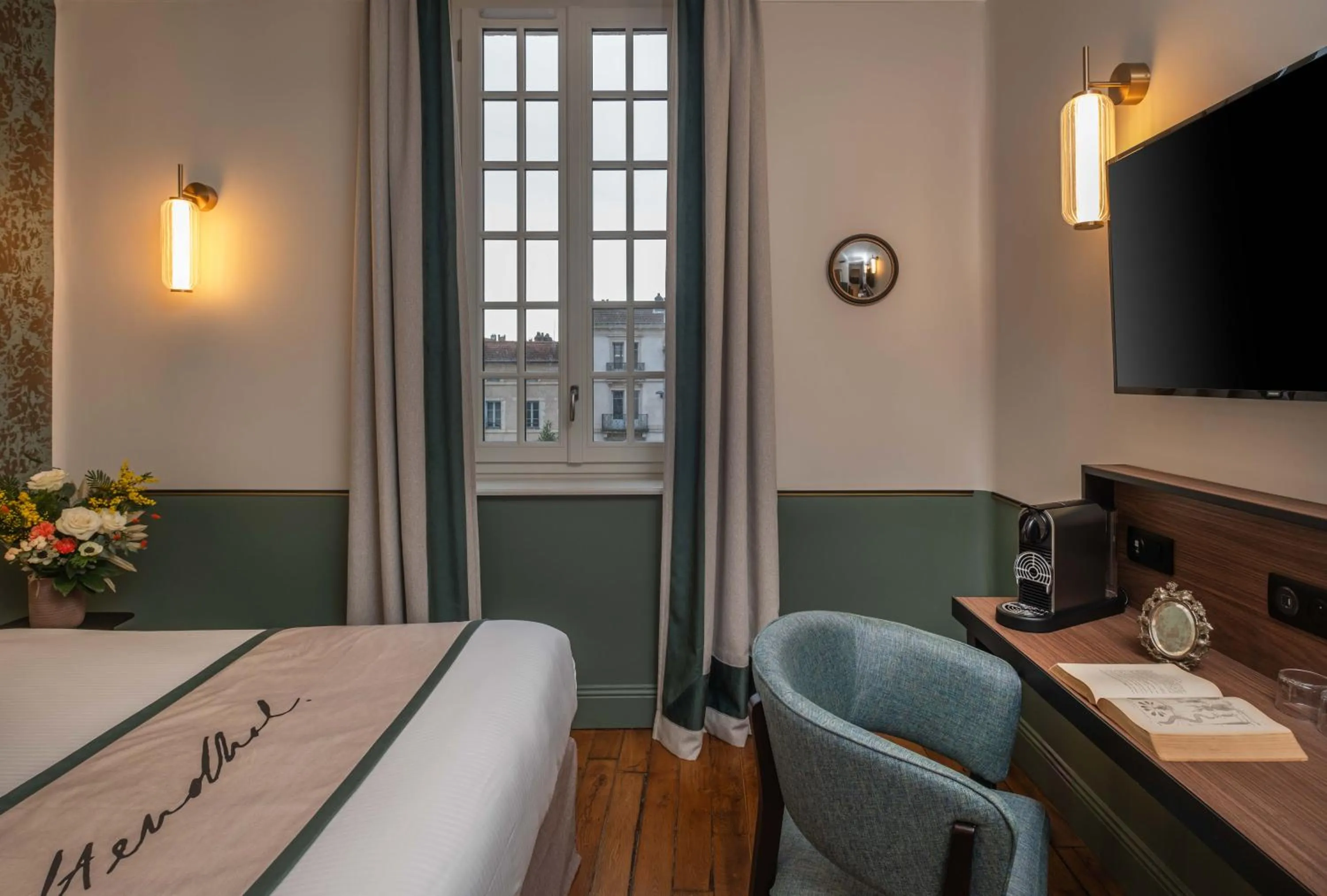 Bedroom, Bed in Hôtel Littéraire Stendhal et Spa
