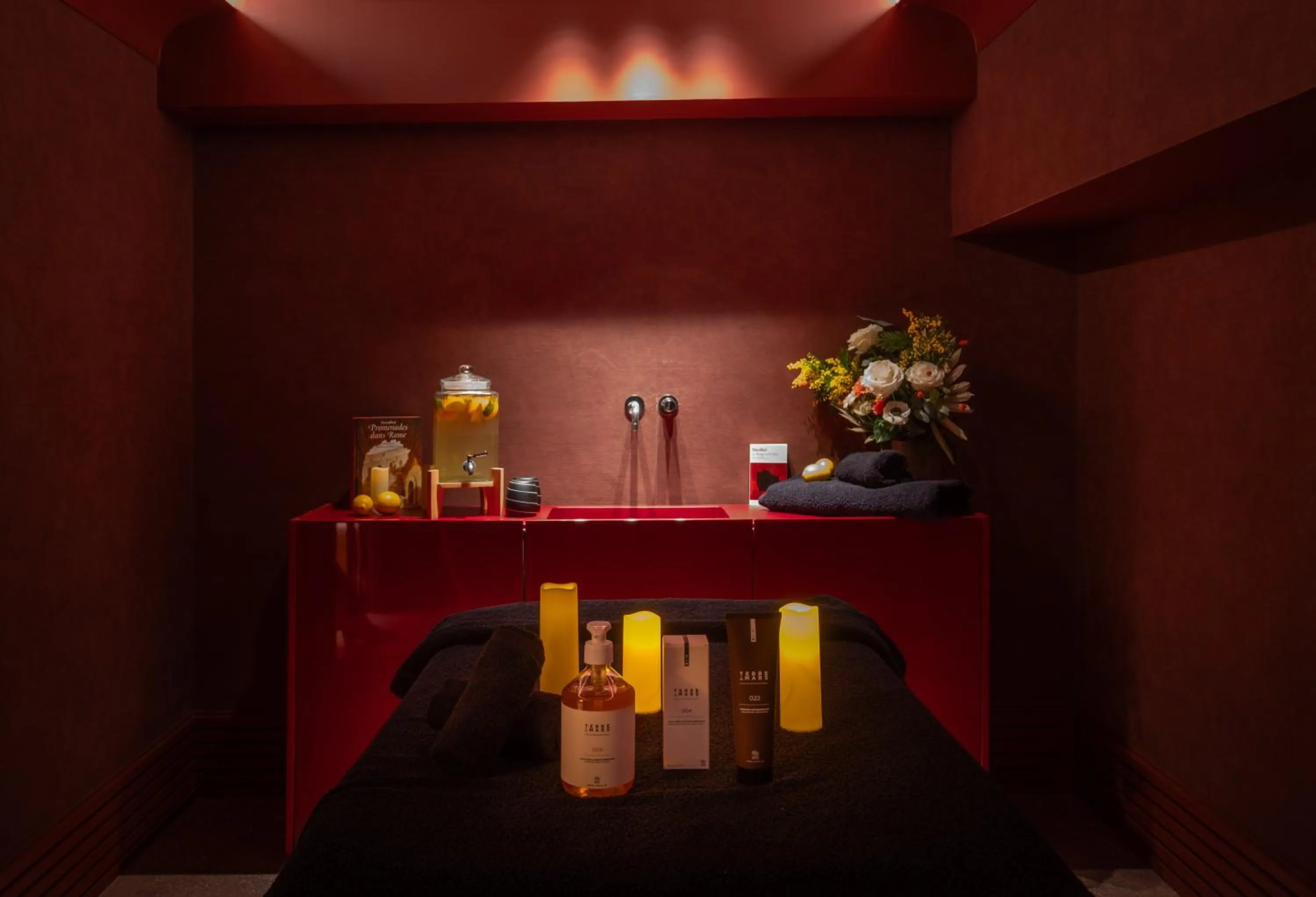 Spa and wellness centre/facilities in Hôtel Littéraire Stendhal et Spa