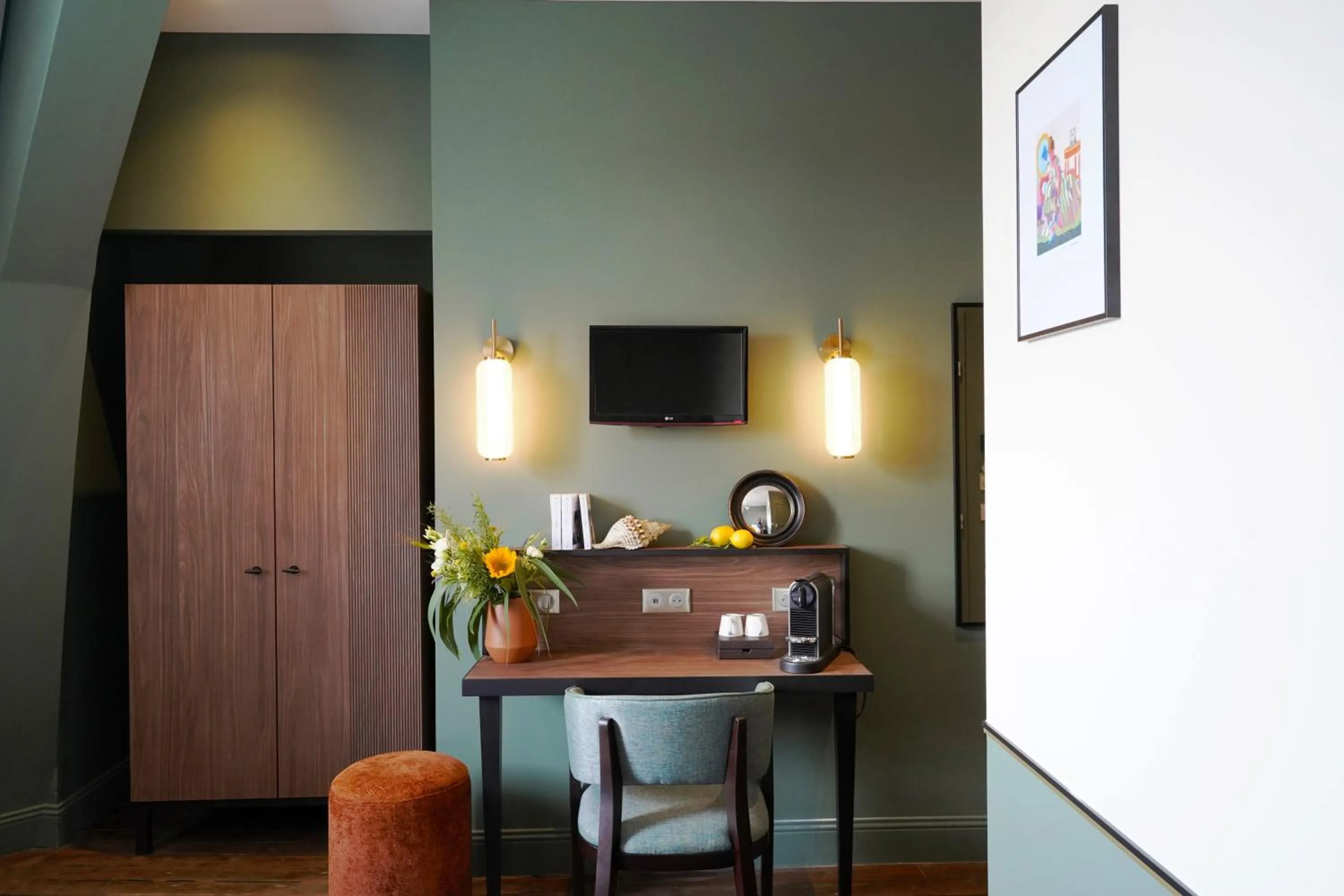 TV/Entertainment Center in Hotel Des Prélats