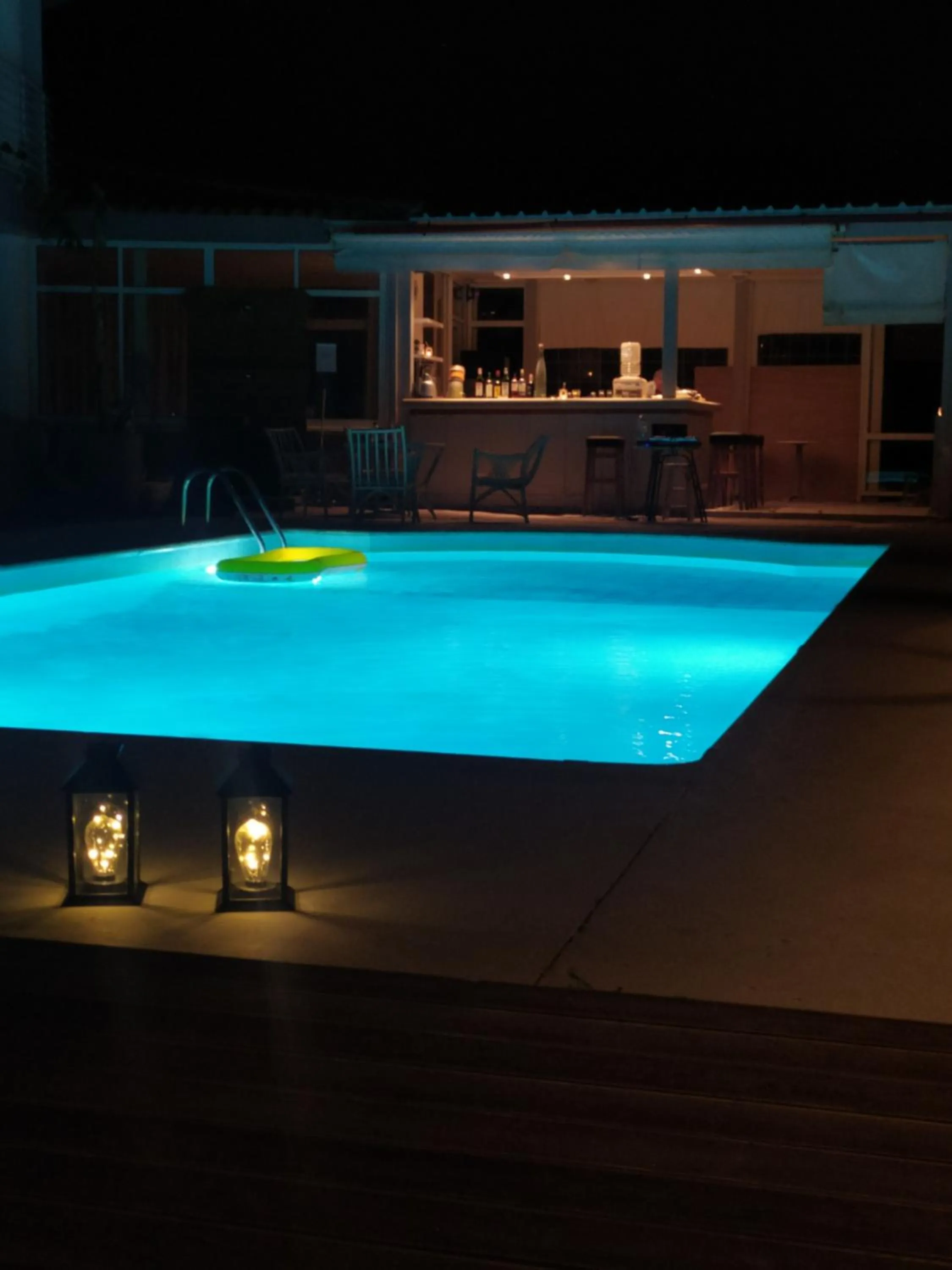 Swimming pool in Banana Moon