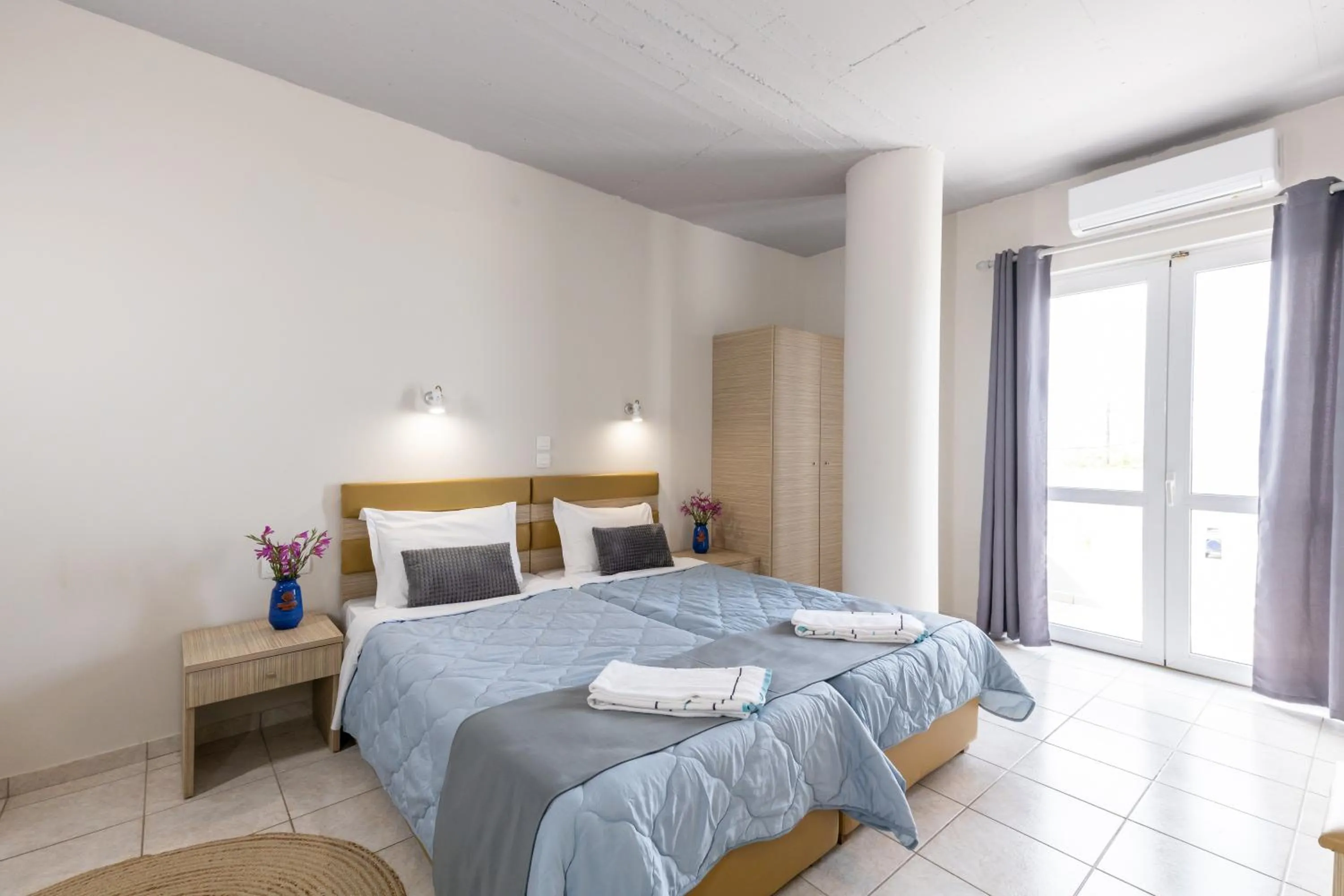 Bedroom, Bed in Banana Moon