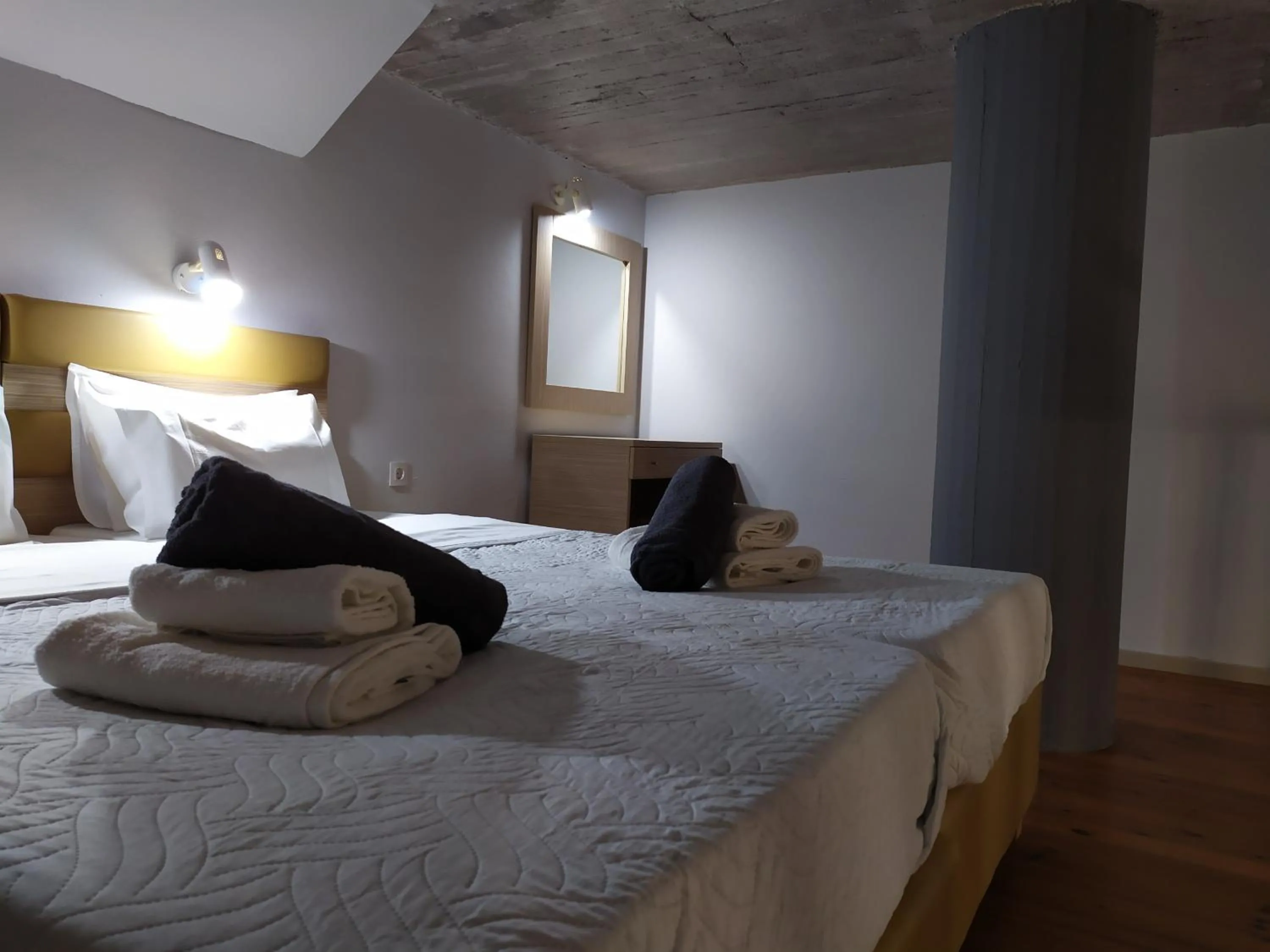Bed in Banana Moon
