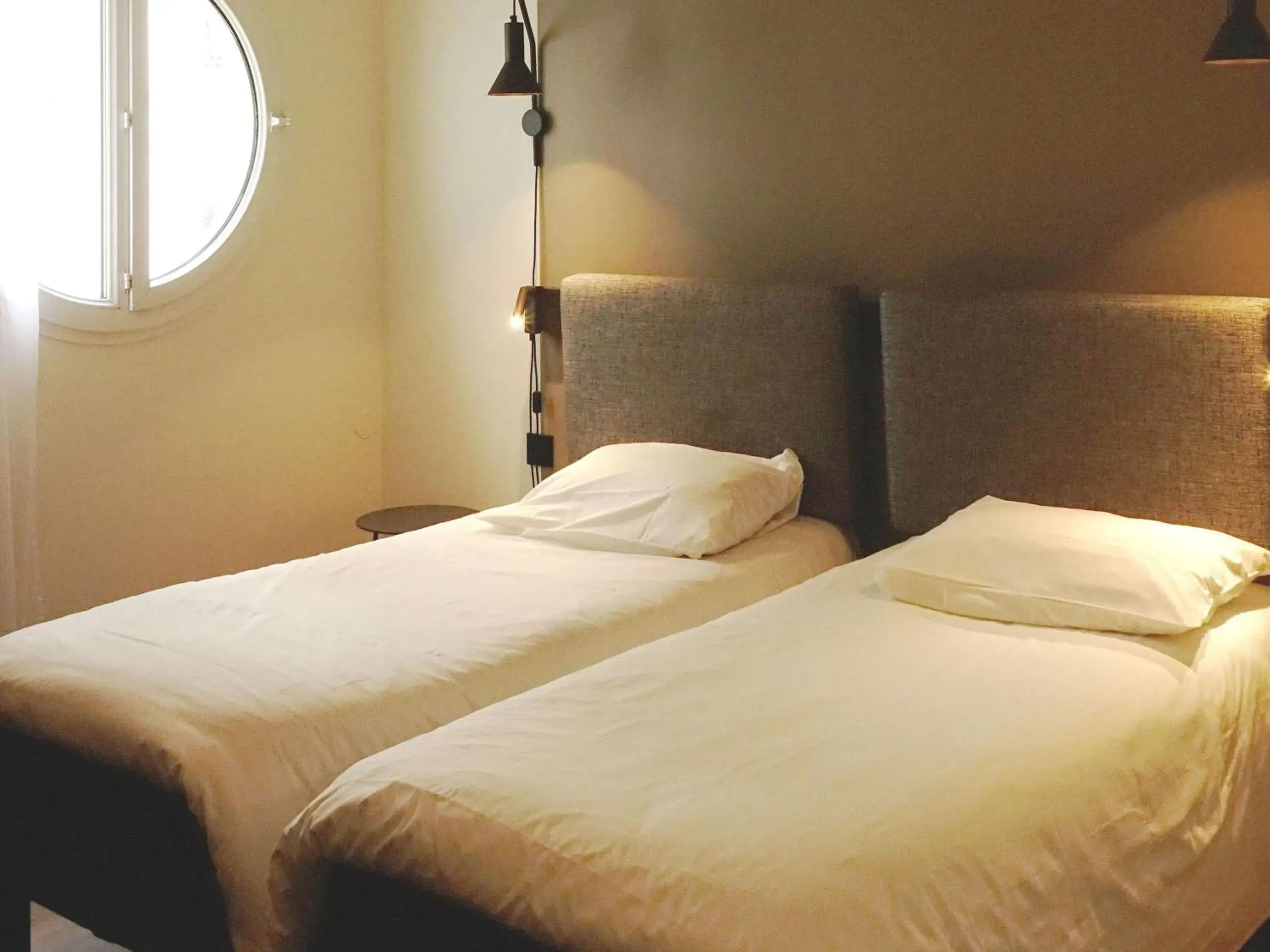 Bedroom, Bed in ibis Lille Centre Grand Place Bedroom, Bed in ibis Lille Centre Grand Place