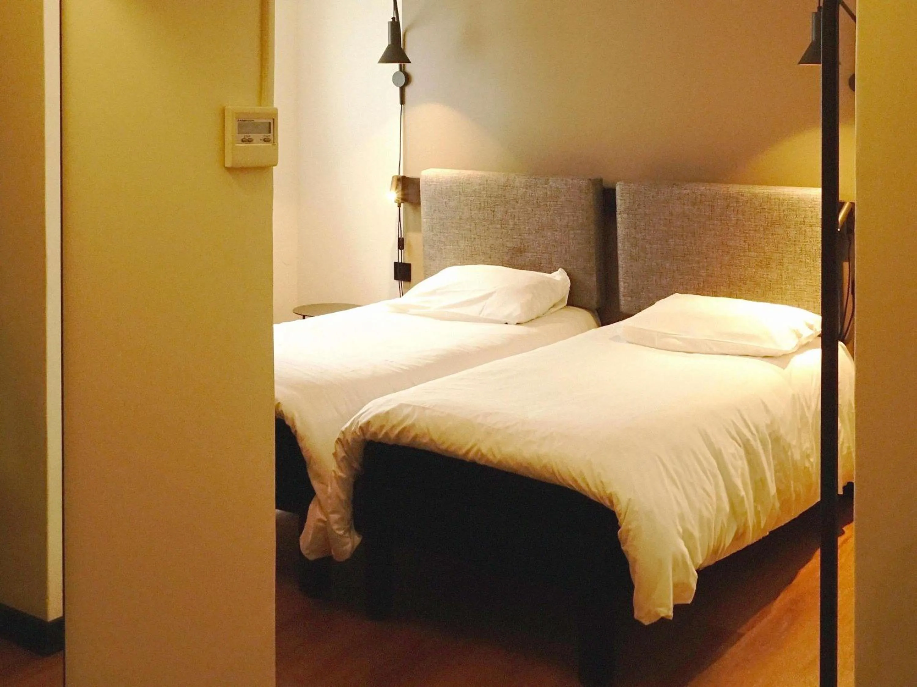 Bedroom, Bed in ibis Lille Centre Grand Place