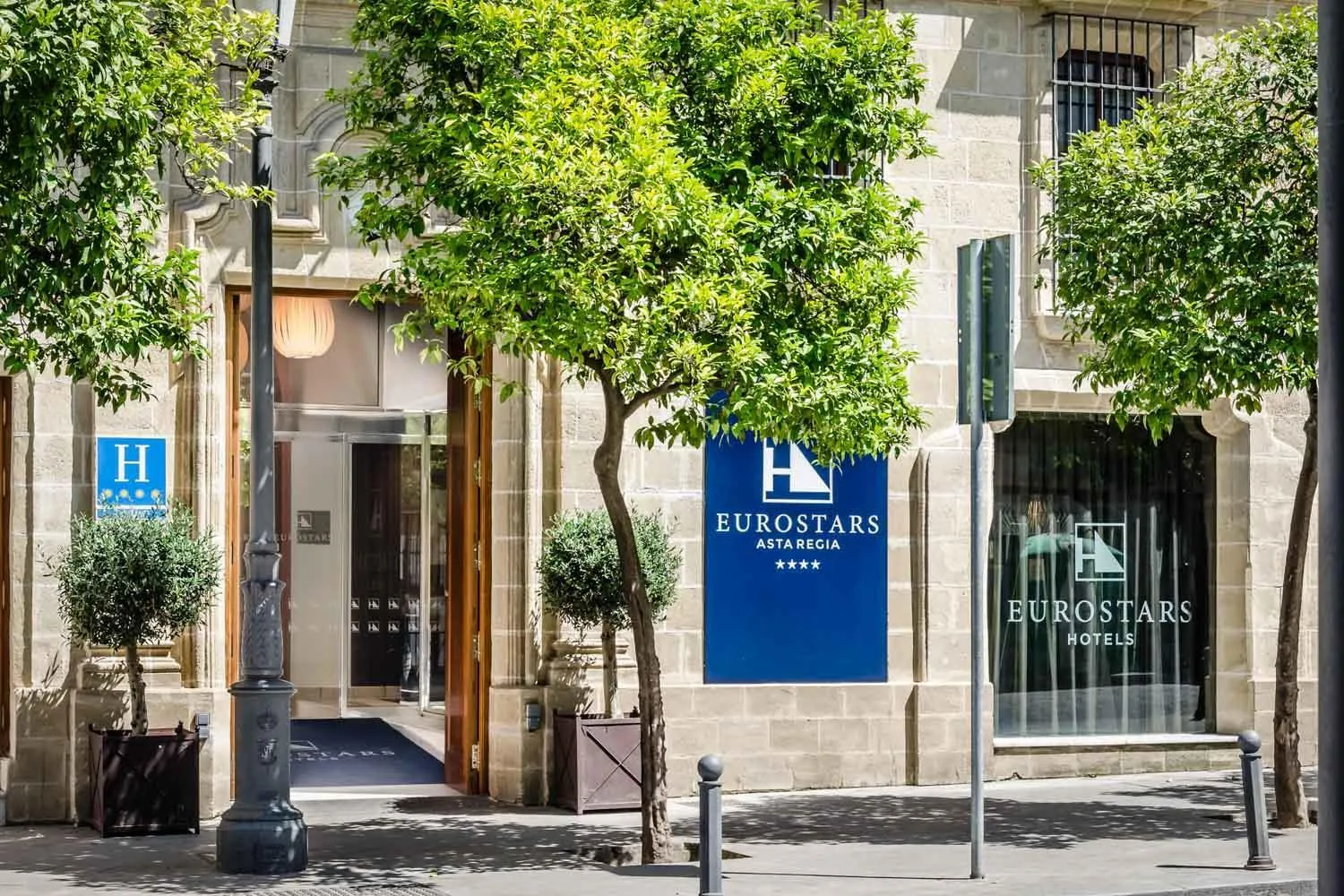 Facade/entrance in Eurostars Asta Regia Jerez