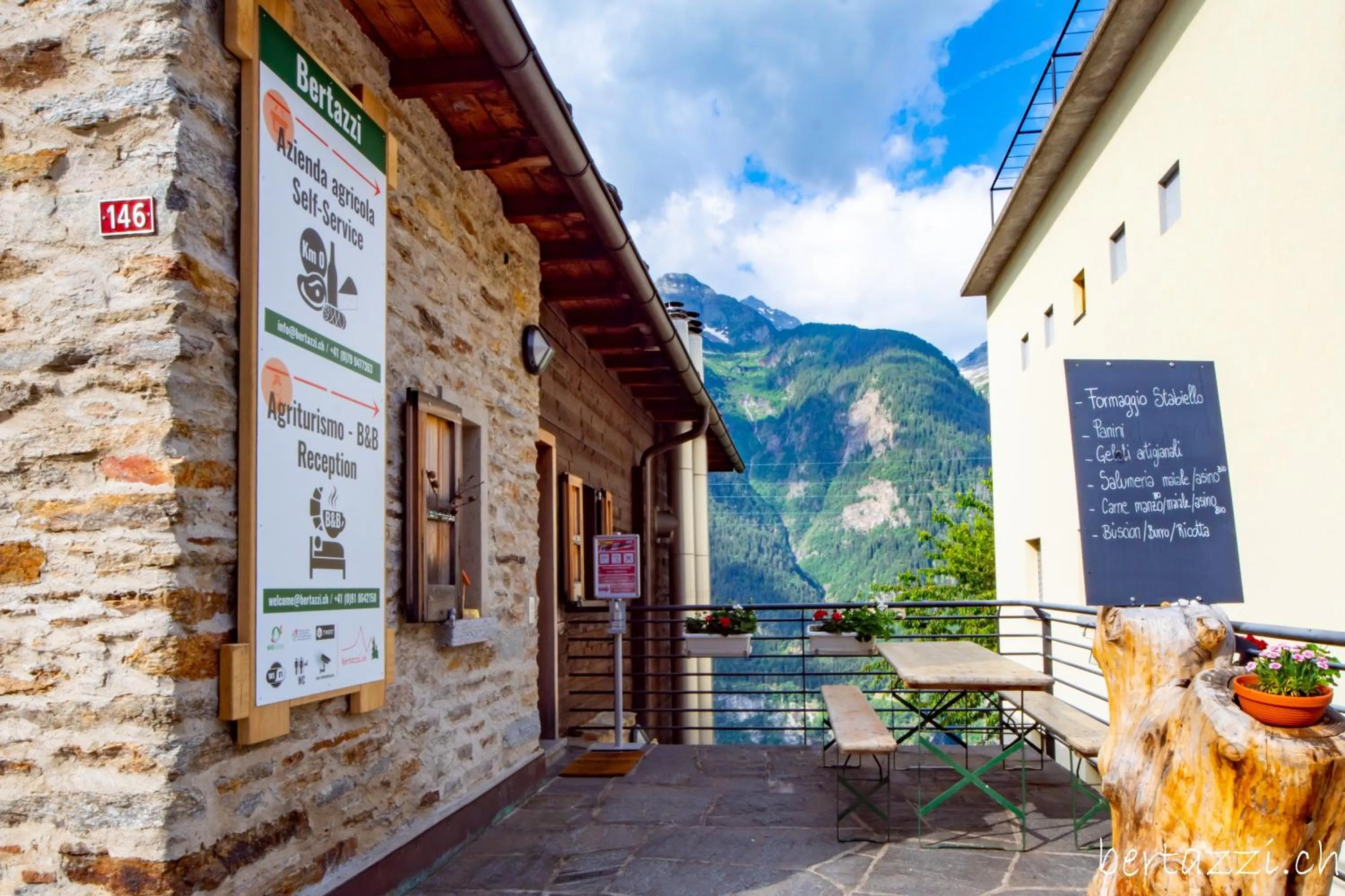 Property building in Appartamenti Bertazzi, Cavagnago - self check-in