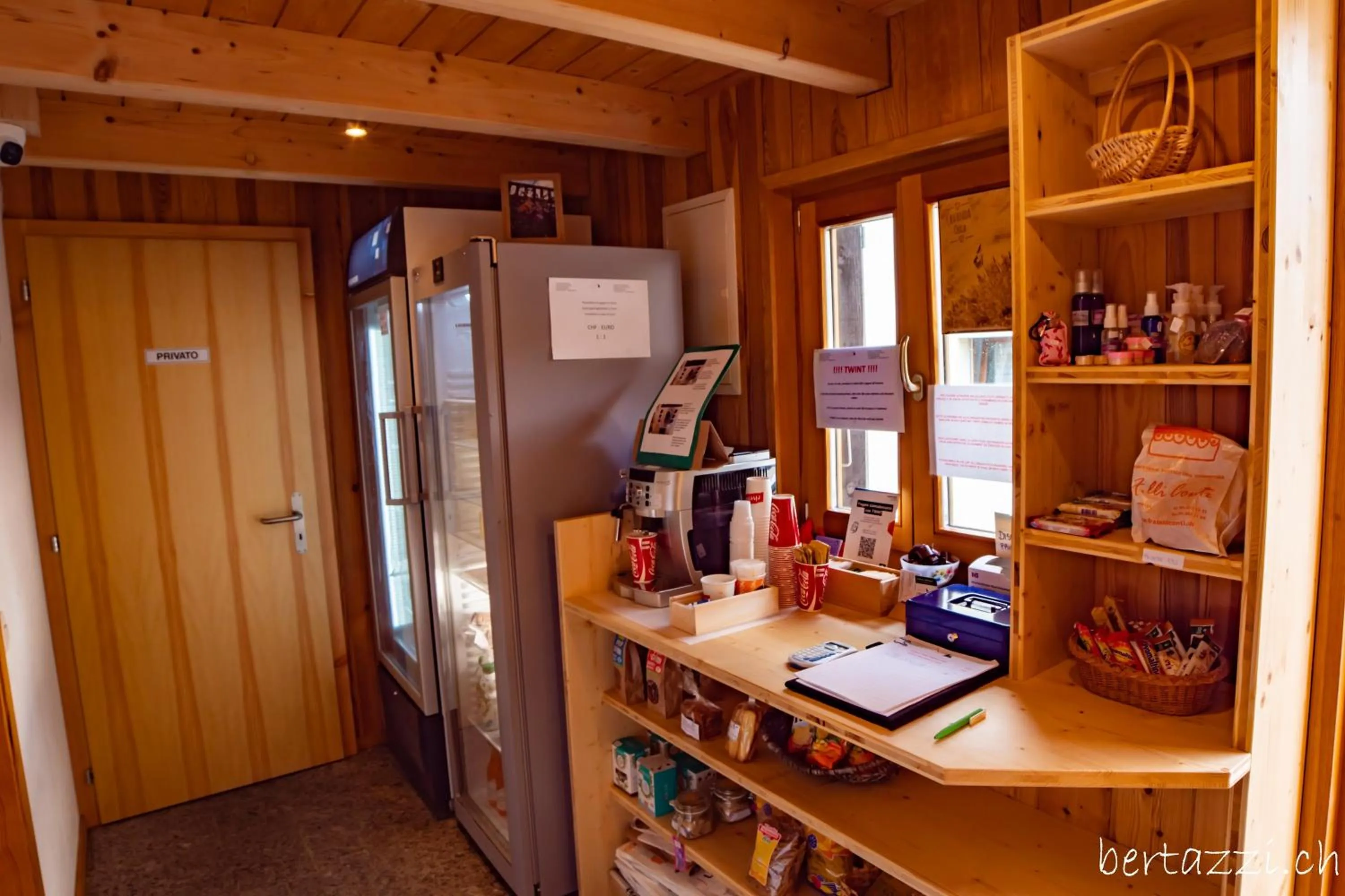 Restaurant/places to eat in Appartamenti Bertazzi, Cavagnago - self check-in