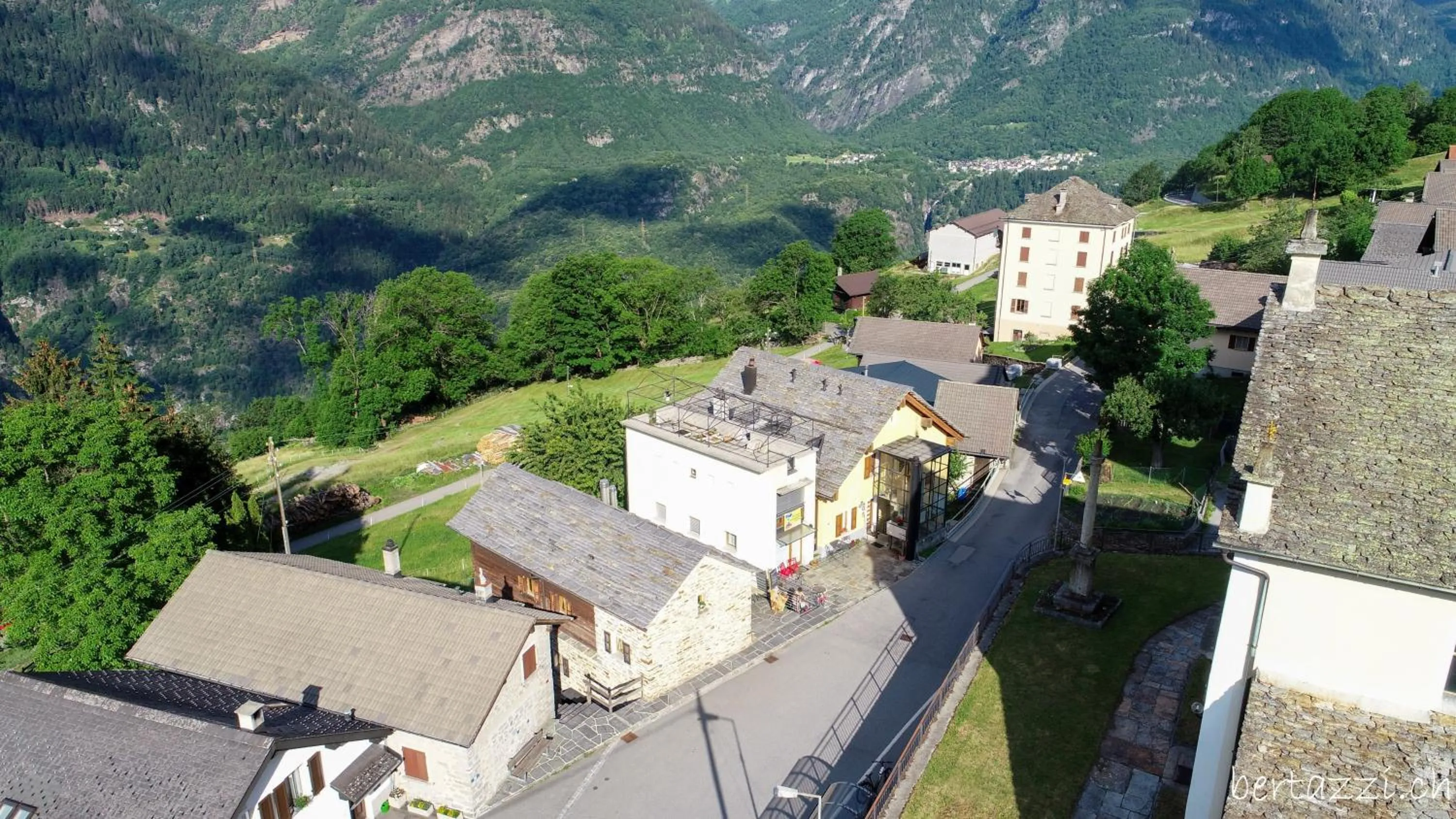 Property building in Appartamenti Bertazzi, Cavagnago - self check-in