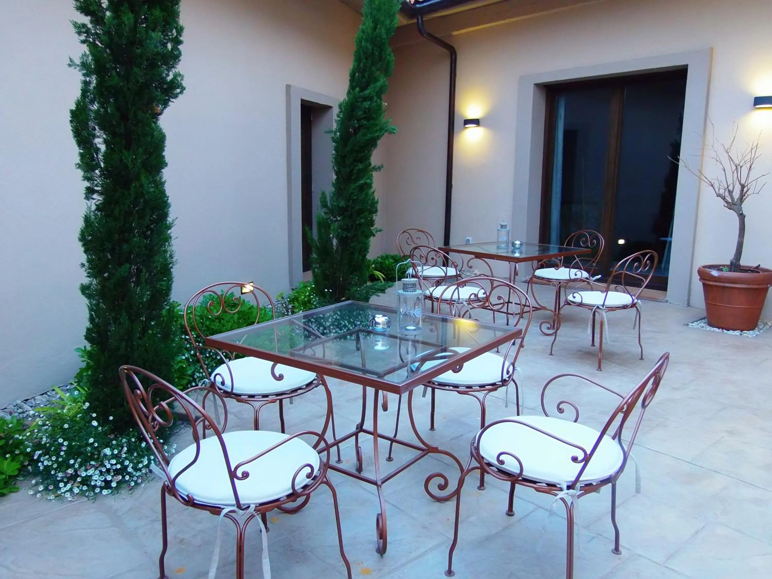 Patio in Hotel Villa Monter