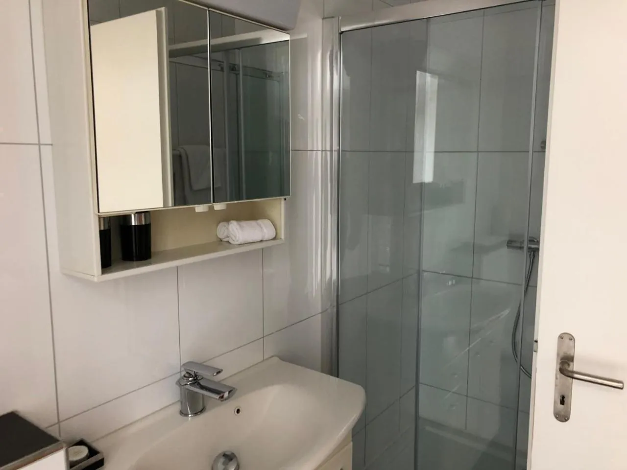 Shower in SASS APARTHOTEL