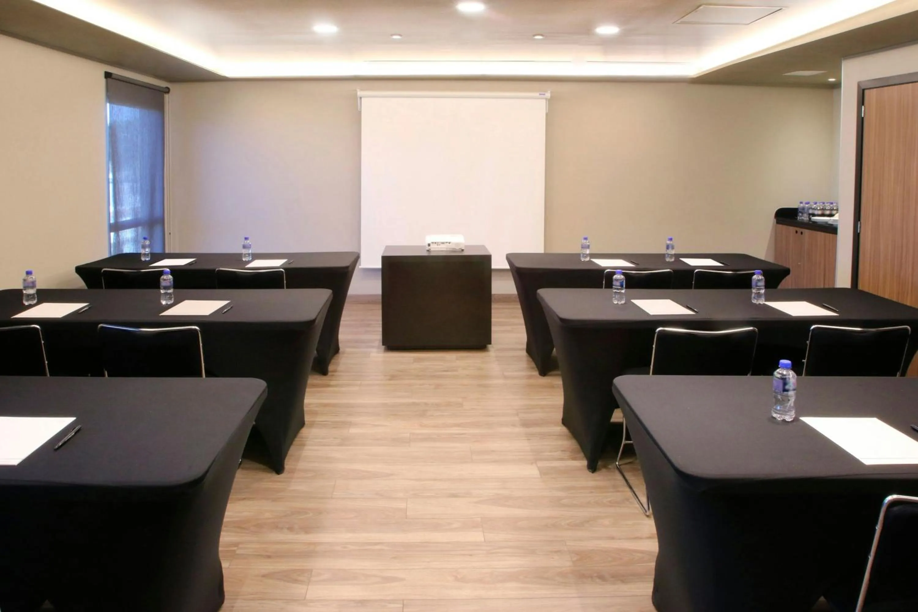 Meeting/conference room in City Express Plus by Marriott Tampico