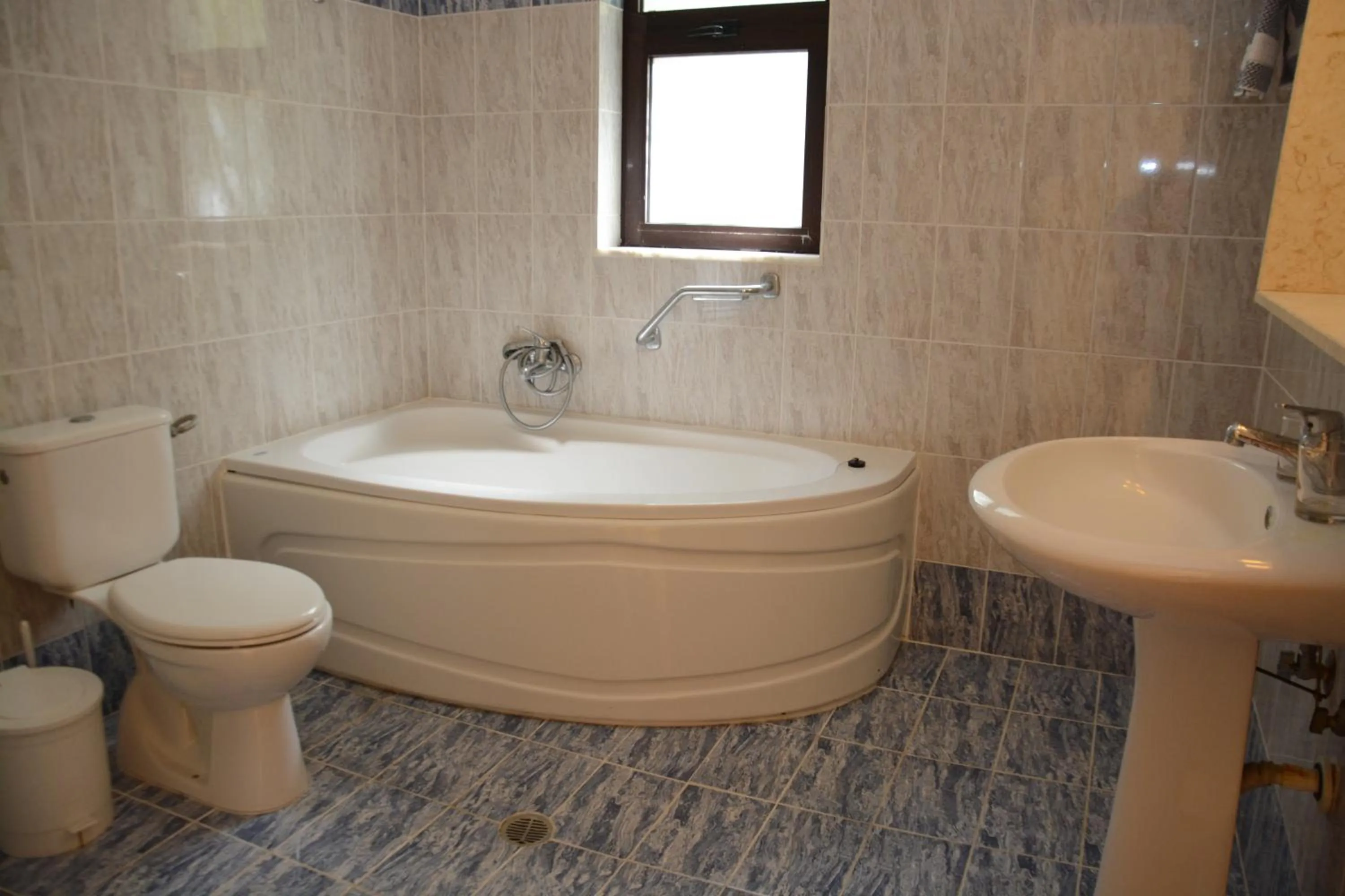 Niki Hotel Apartments