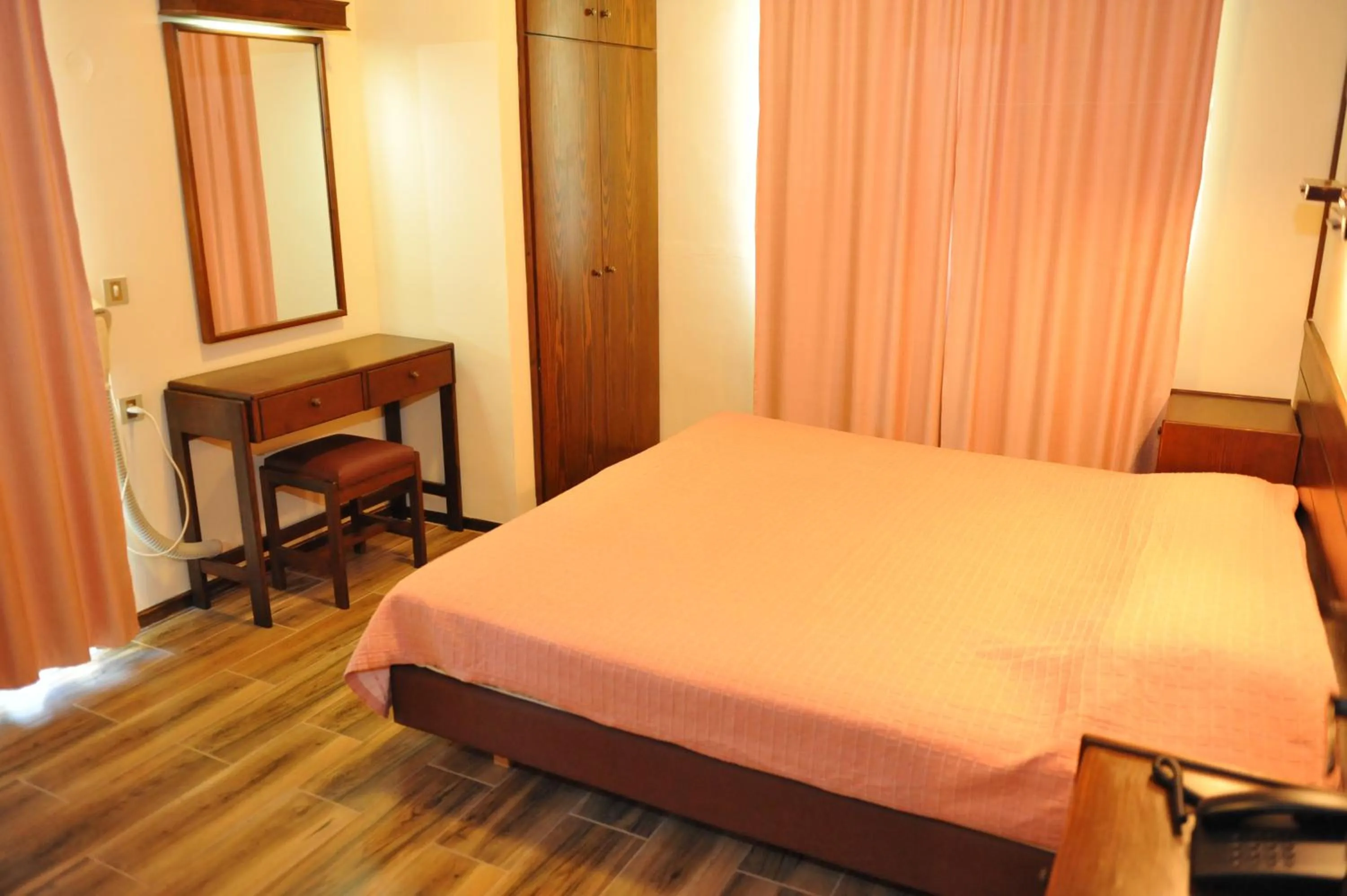 Bedroom, Bed in Niki Hotel Apartments