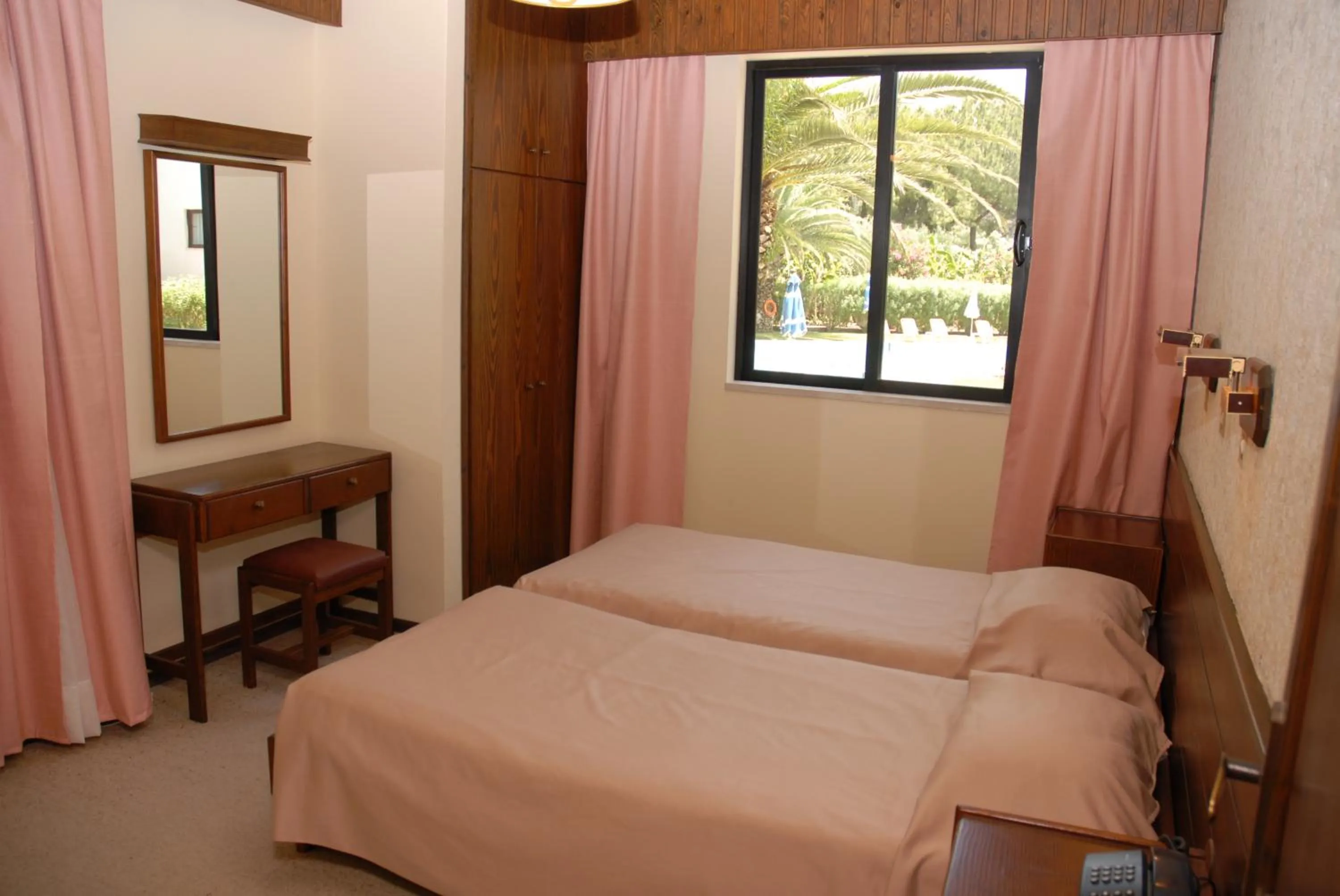 Bedroom, Bed in Niki Hotel Apartments