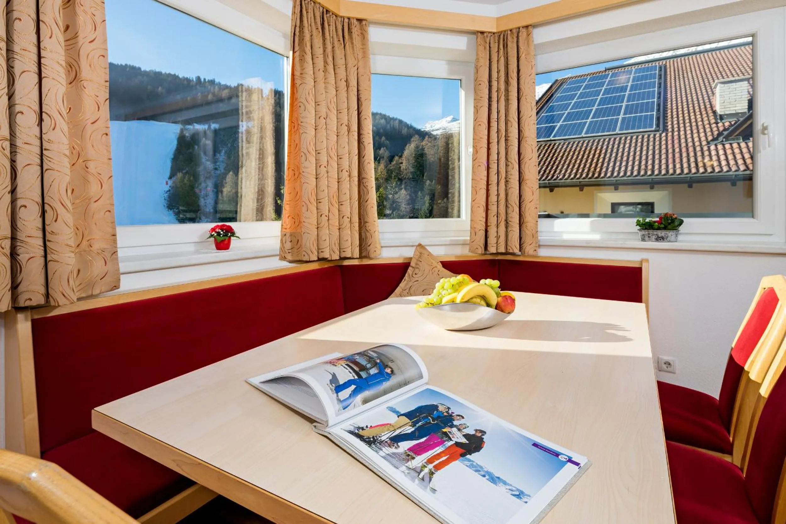 Seating area in Aparthotel Alpendiamant Serfaus Wachter GmbH