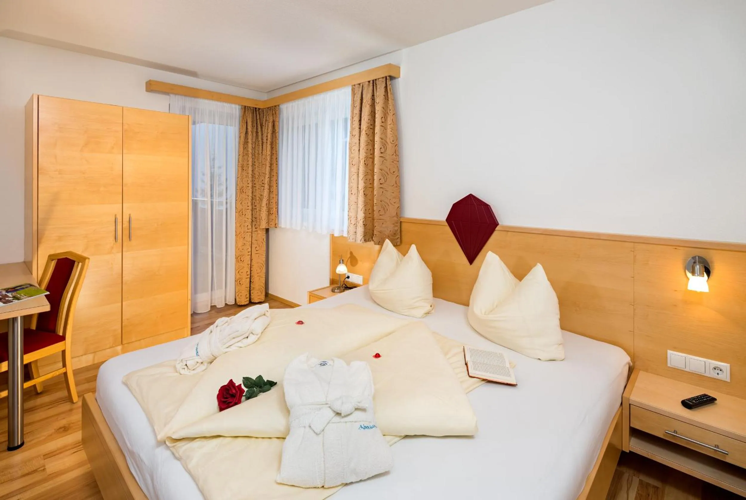 Bed in Aparthotel Alpendiamant Serfaus Wachter GmbH