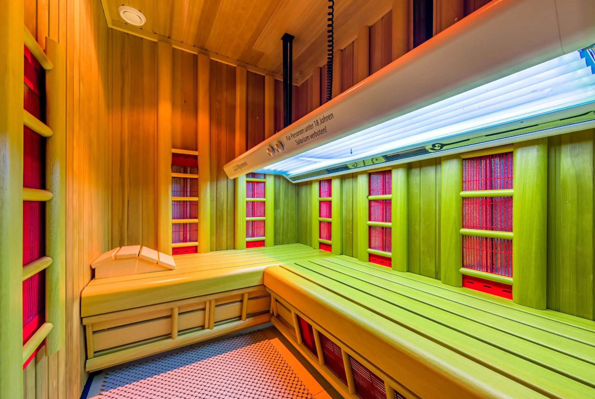 Solarium, Bed in Aparthotel Alpendiamant Serfaus Wachter GmbH