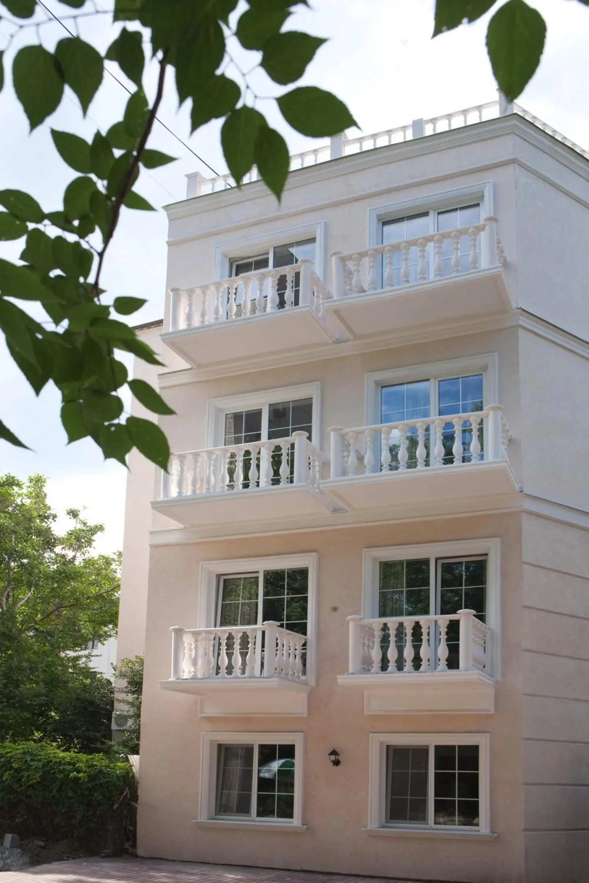 Facade/entrance in Geneva Resort Hotel Facade/entrance in Geneva Resort Hotel