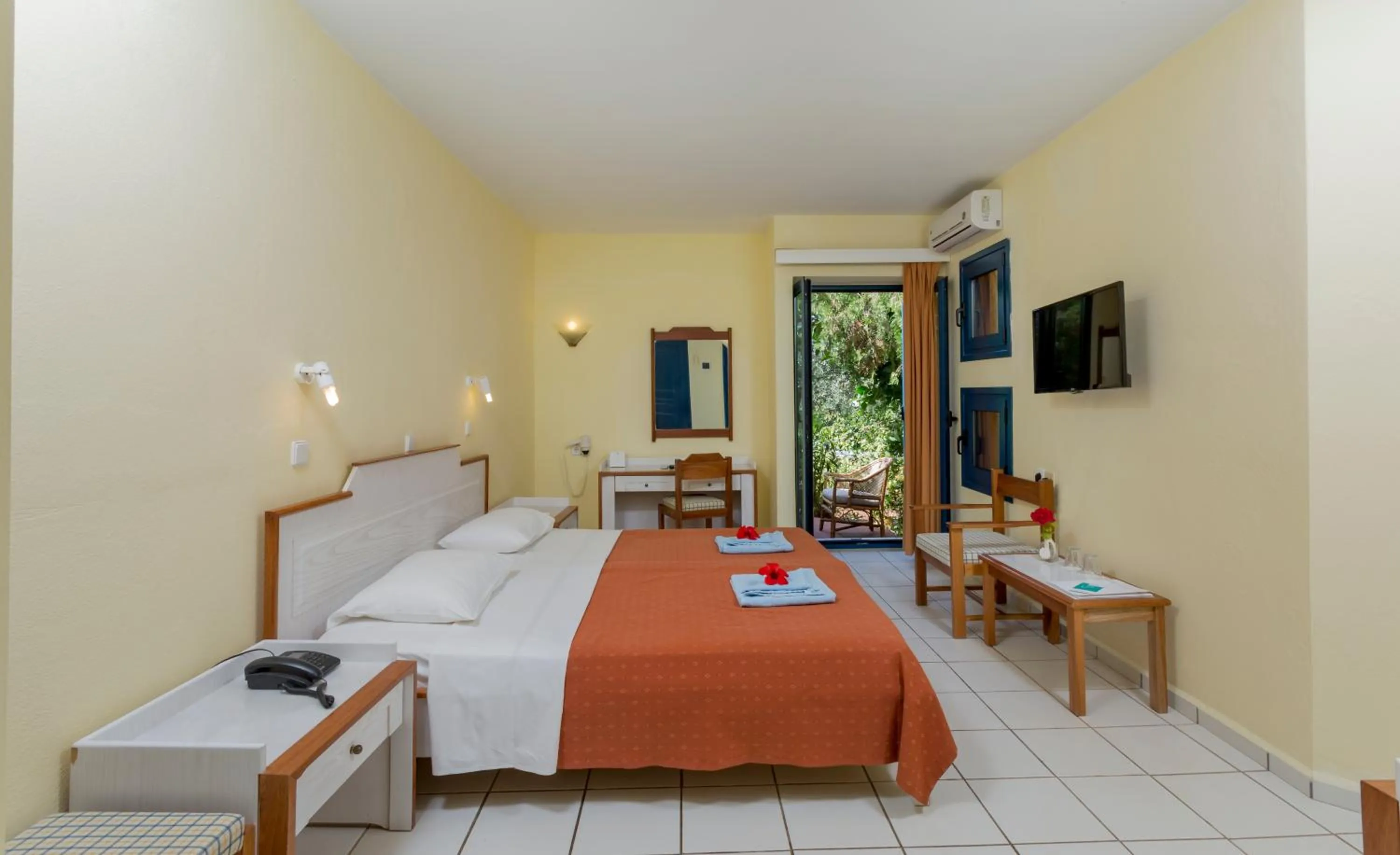 Bed in Dessole Dolphin Bay - All Inclusive