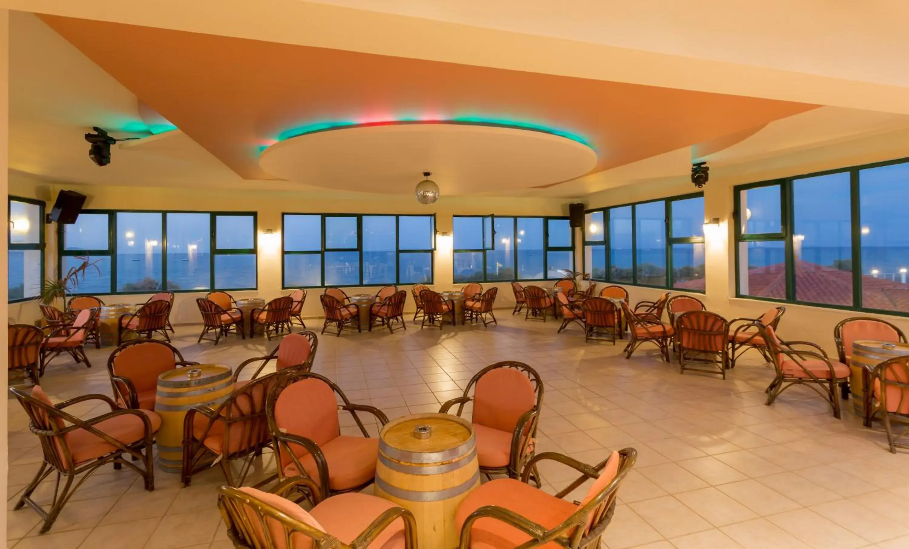 Lounge or bar in Dessole Dolphin Bay - All Inclusive Lounge or bar in Dessole Dolphin Bay - All Inclusive