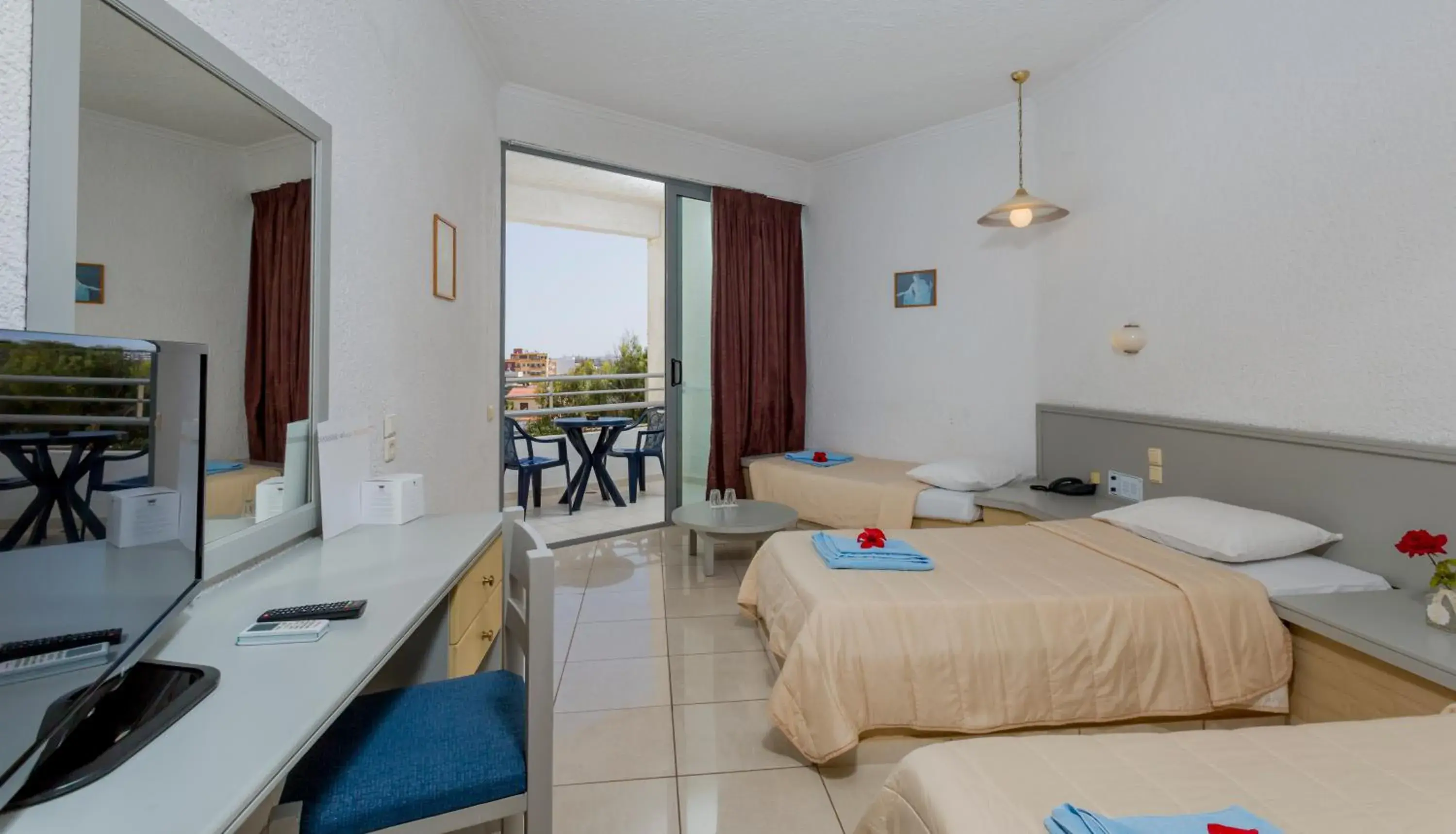 TV and multimedia, Bed in Dessole Dolphin Bay - All Inclusive TV and multimedia, Bed in Dessole Dolphin Bay - All Inclusive