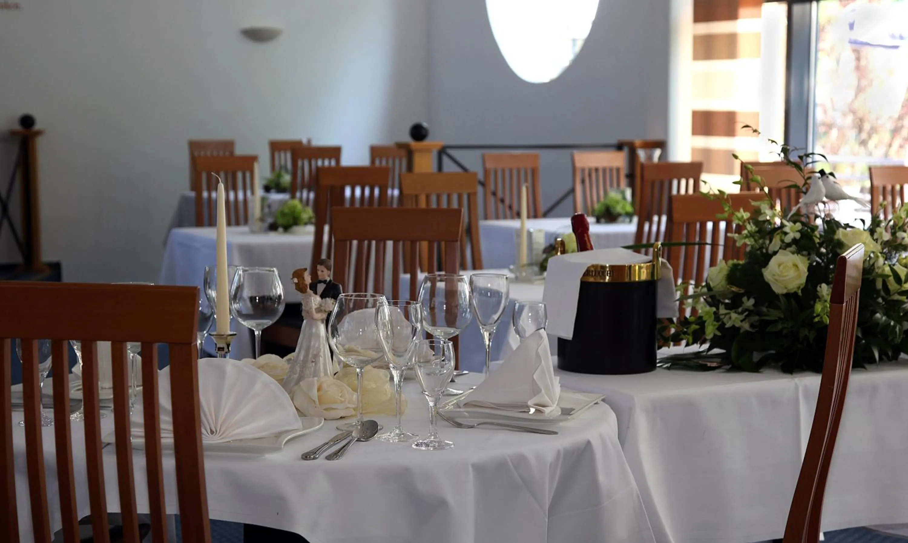 Restaurant/places to eat in Hotel Antares