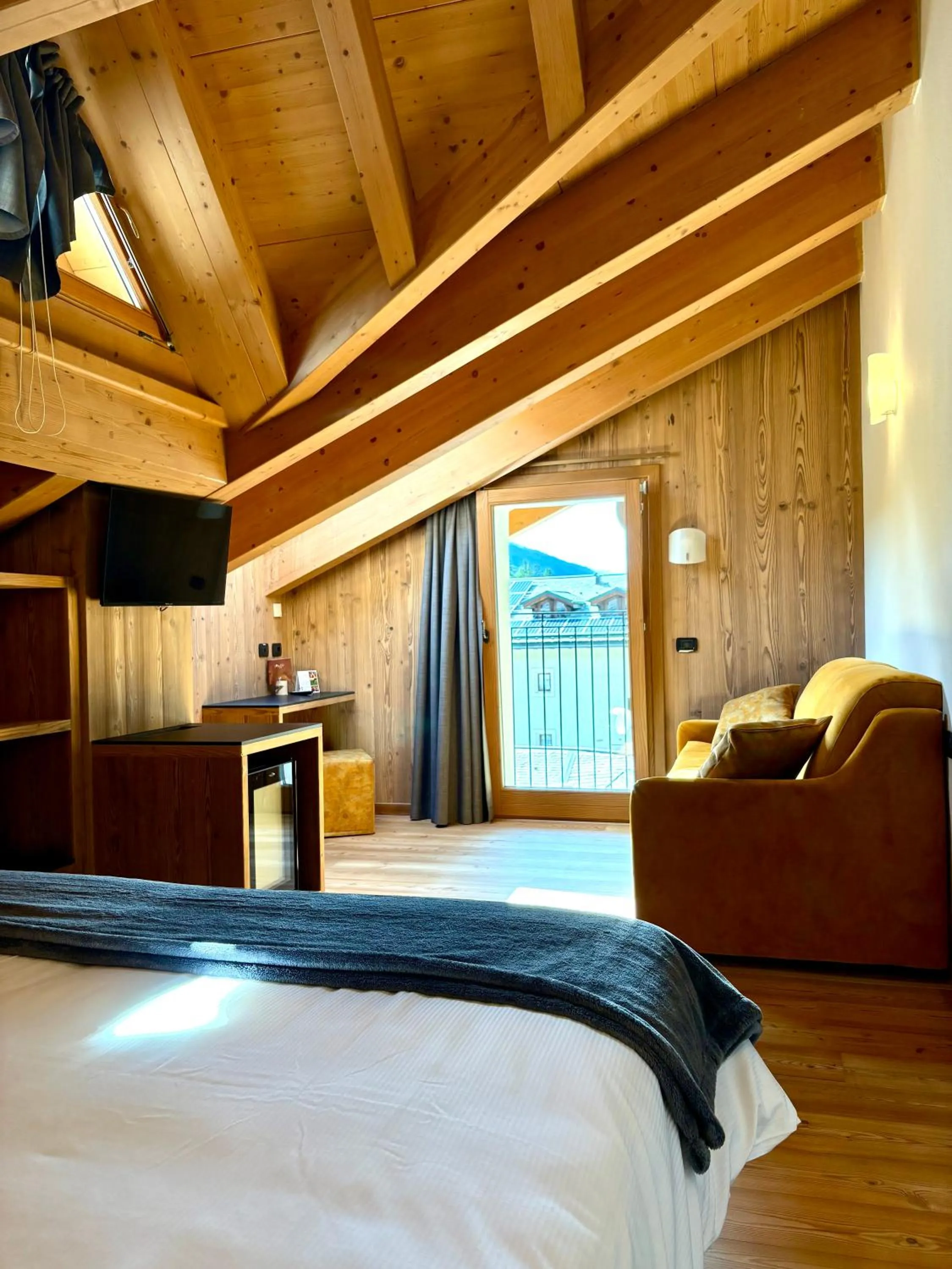 View (from property/room), Bed in Hotel Pedranzini