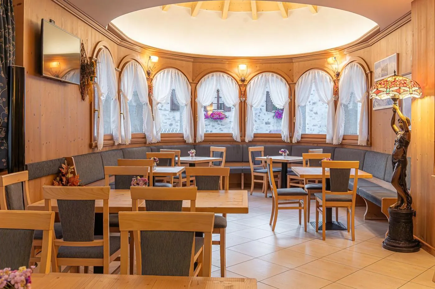 TV and multimedia in Hotel Pedranzini