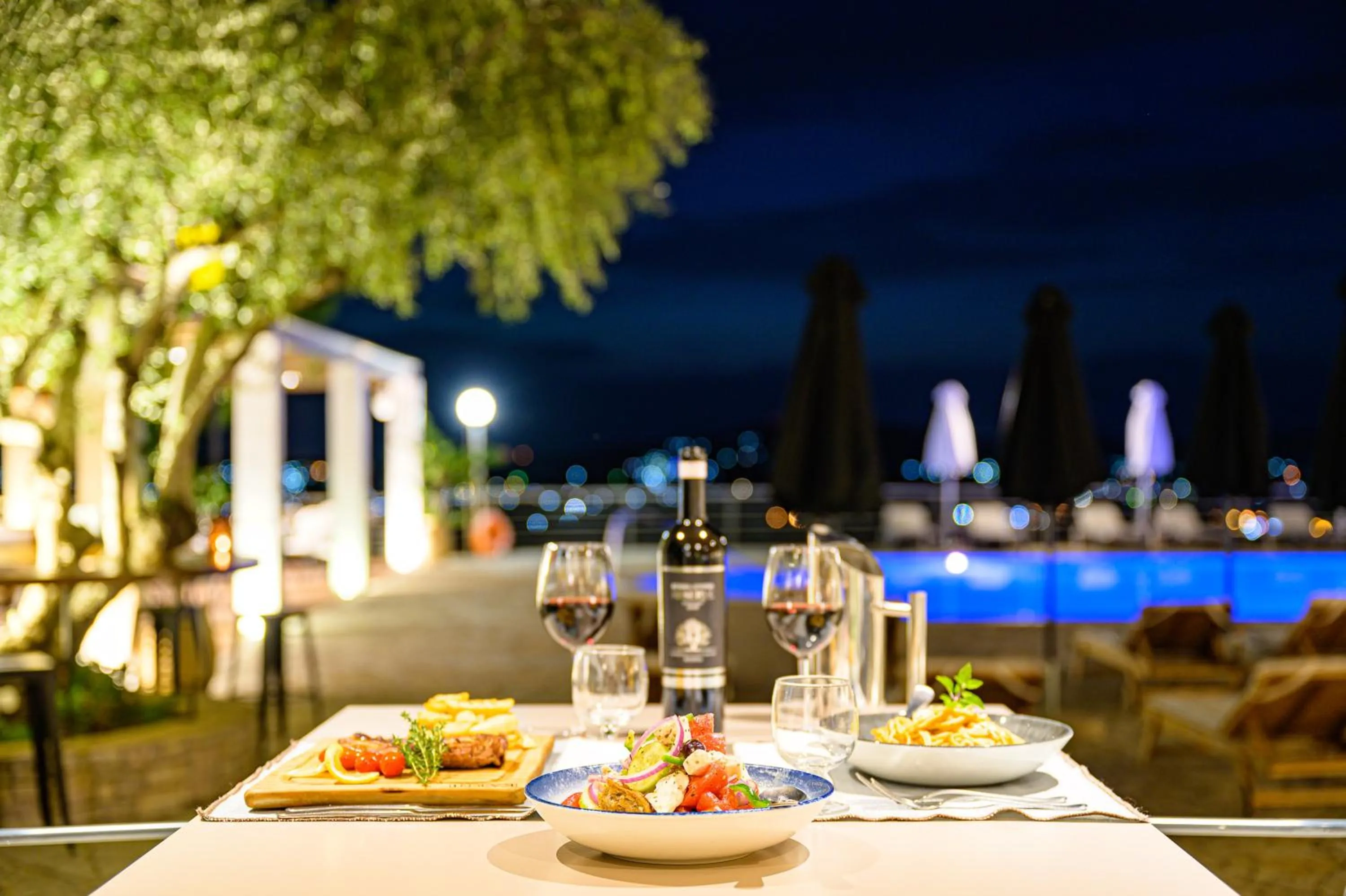 Restaurant/places to eat in Olympion Asty Hotel