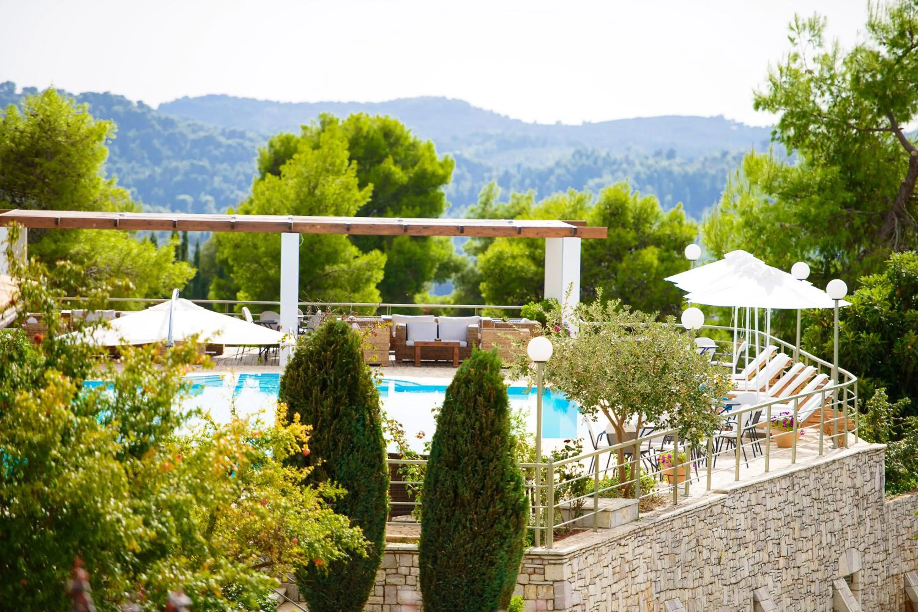 Restaurant/places to eat in Olympion Asty Hotel