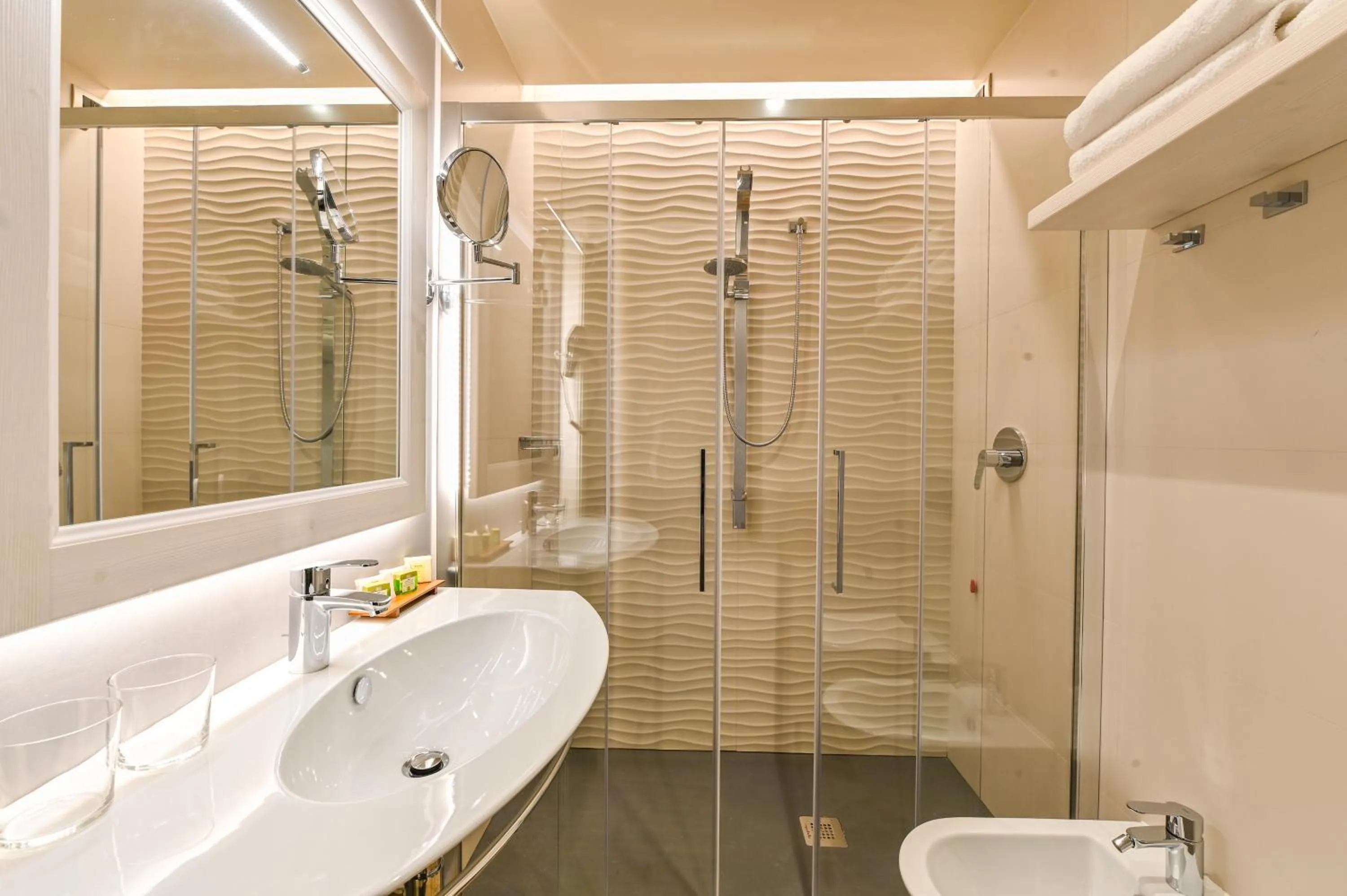 Shower in Hotel Liliana Diano Marina