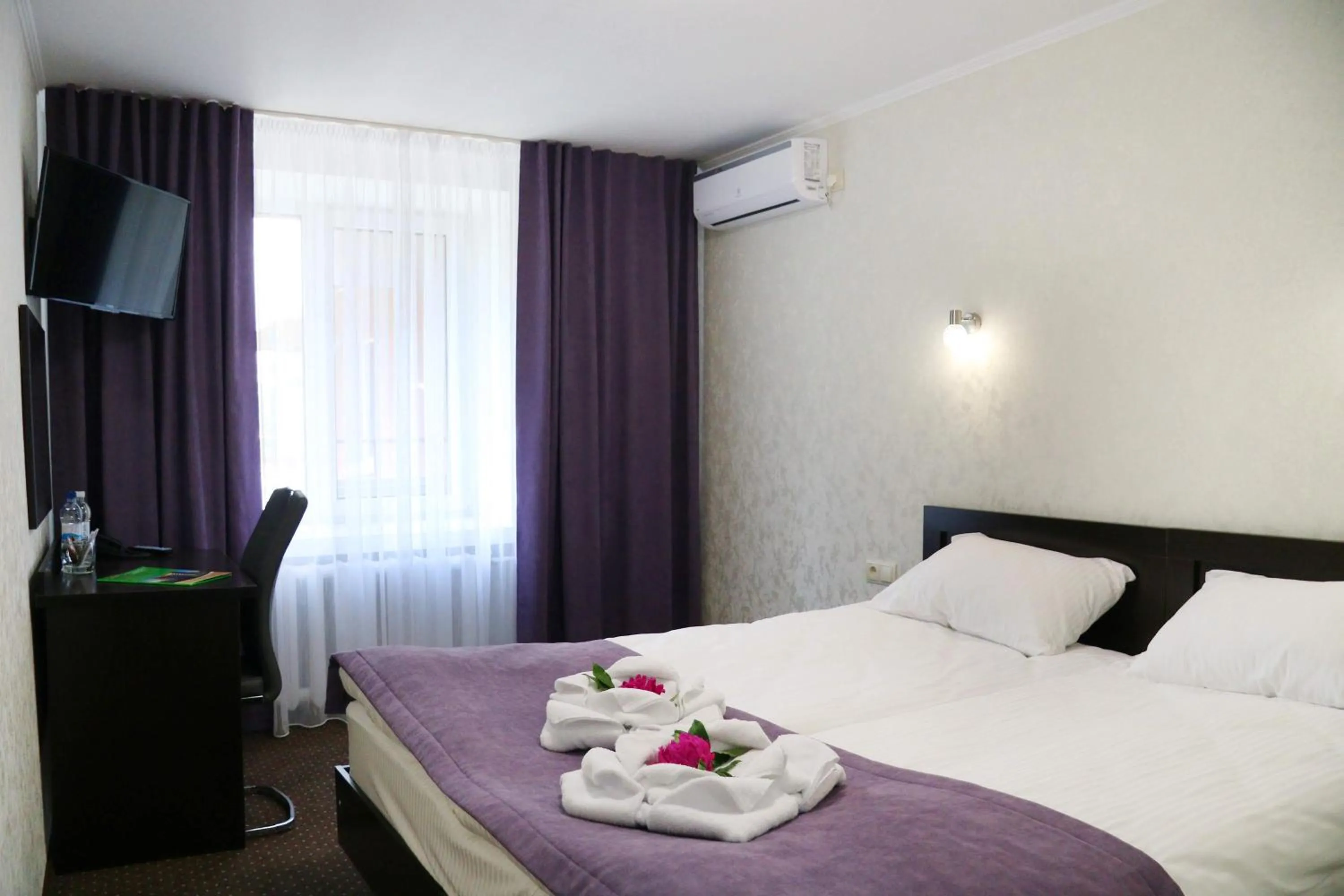Bed in Hotel Tourist