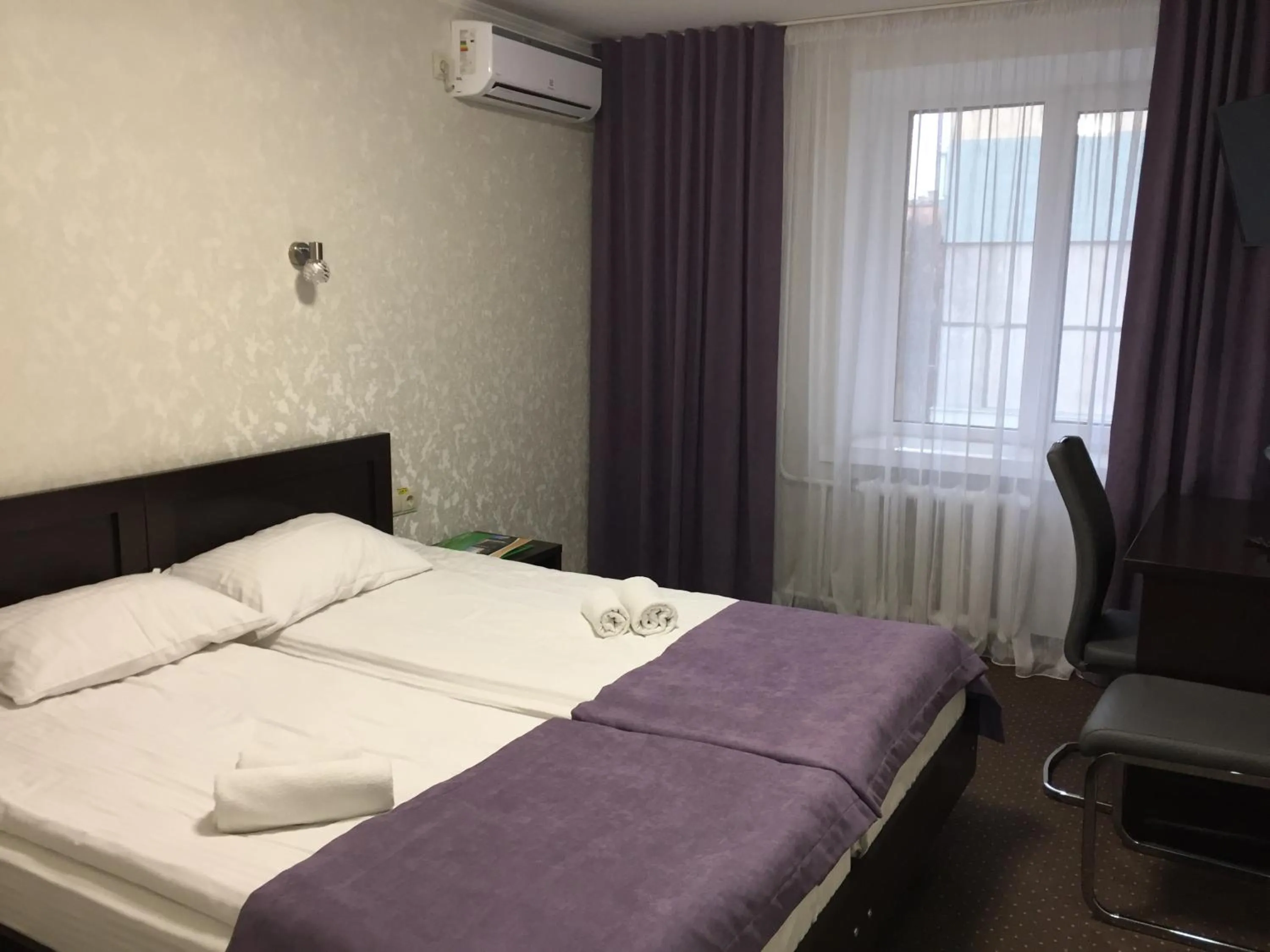 Bed in Hotel Tourist