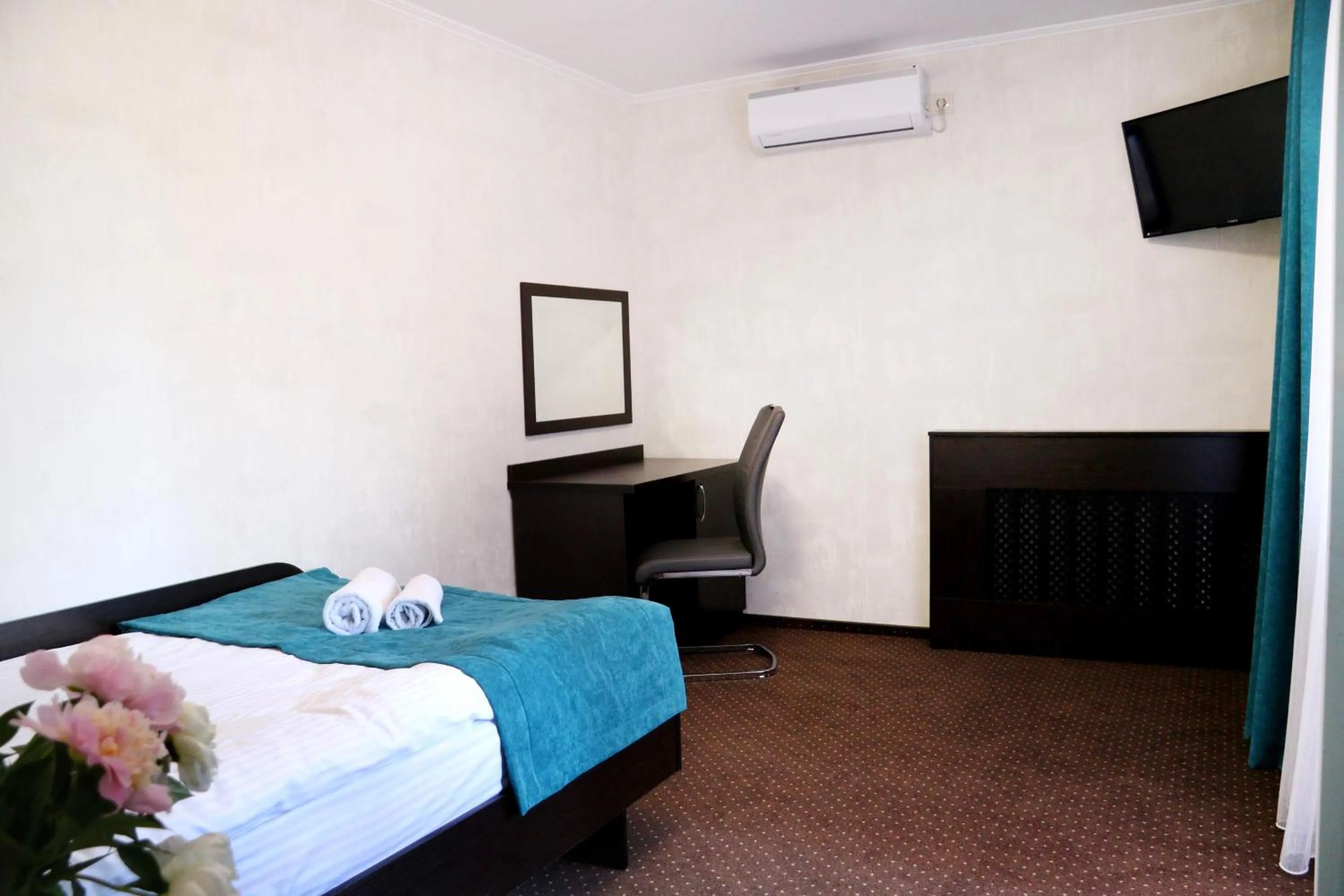 Bed in Hotel Tourist