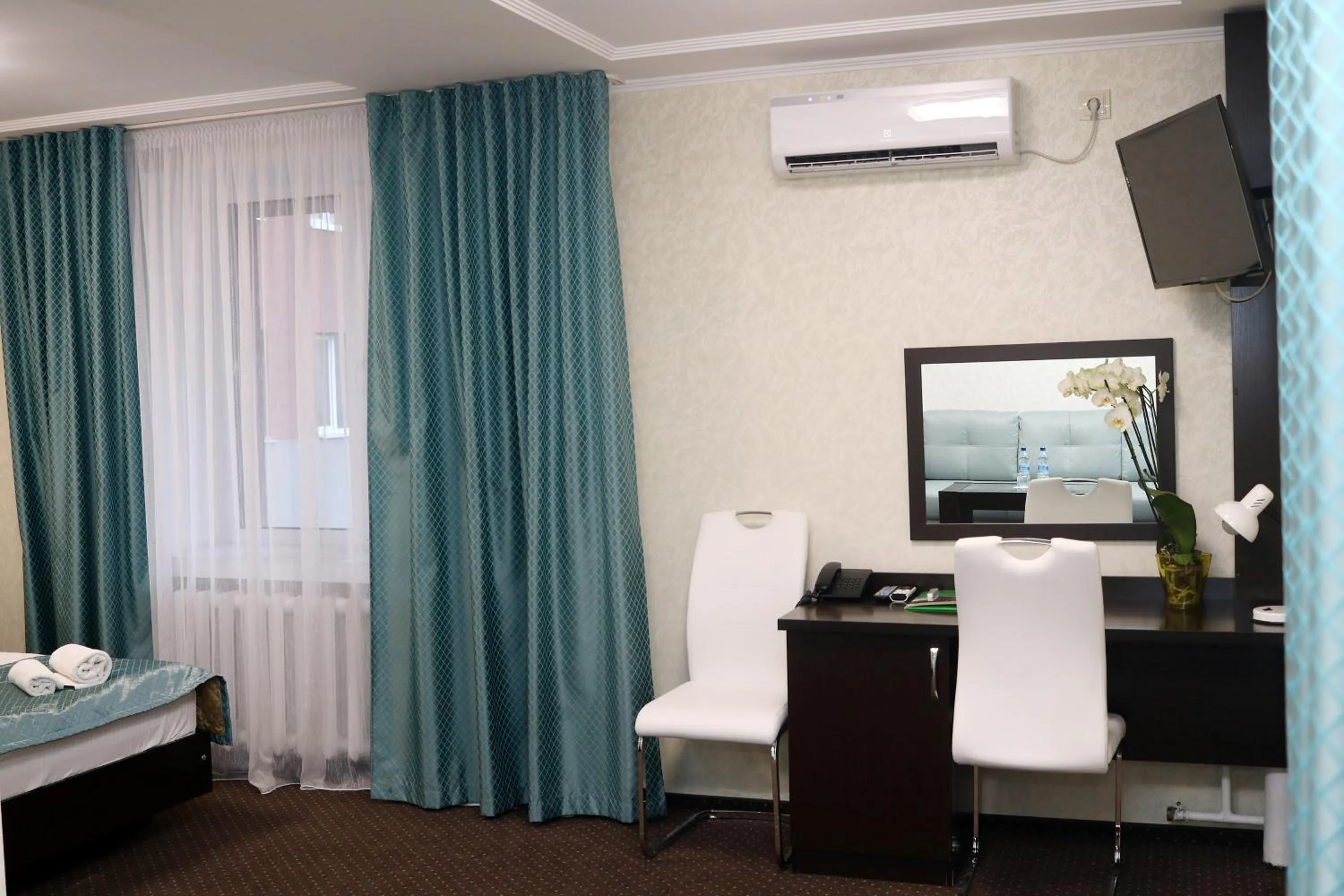 Bed in Hotel Tourist