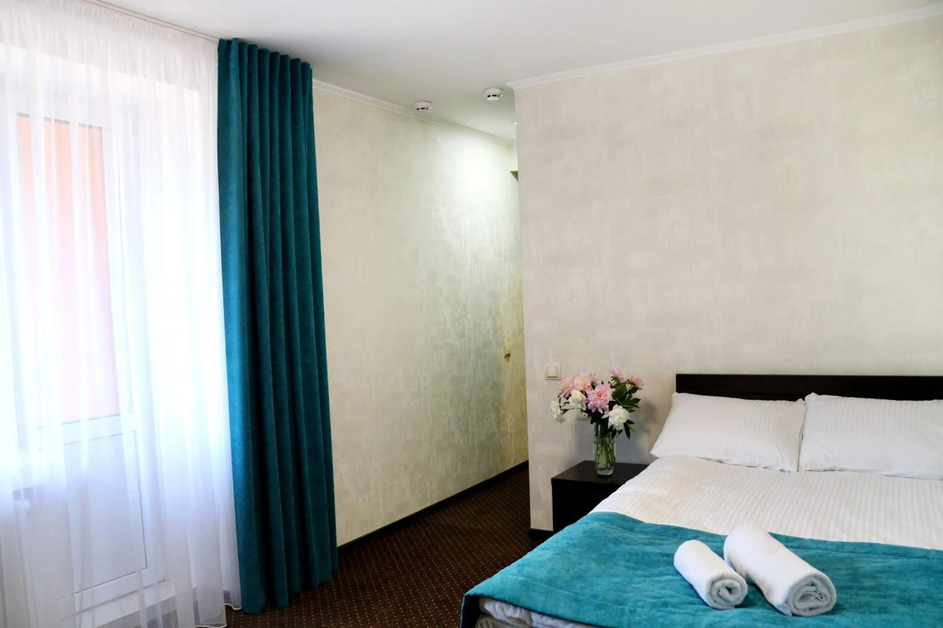 Balcony/Terrace, Bed in Hotel Tourist